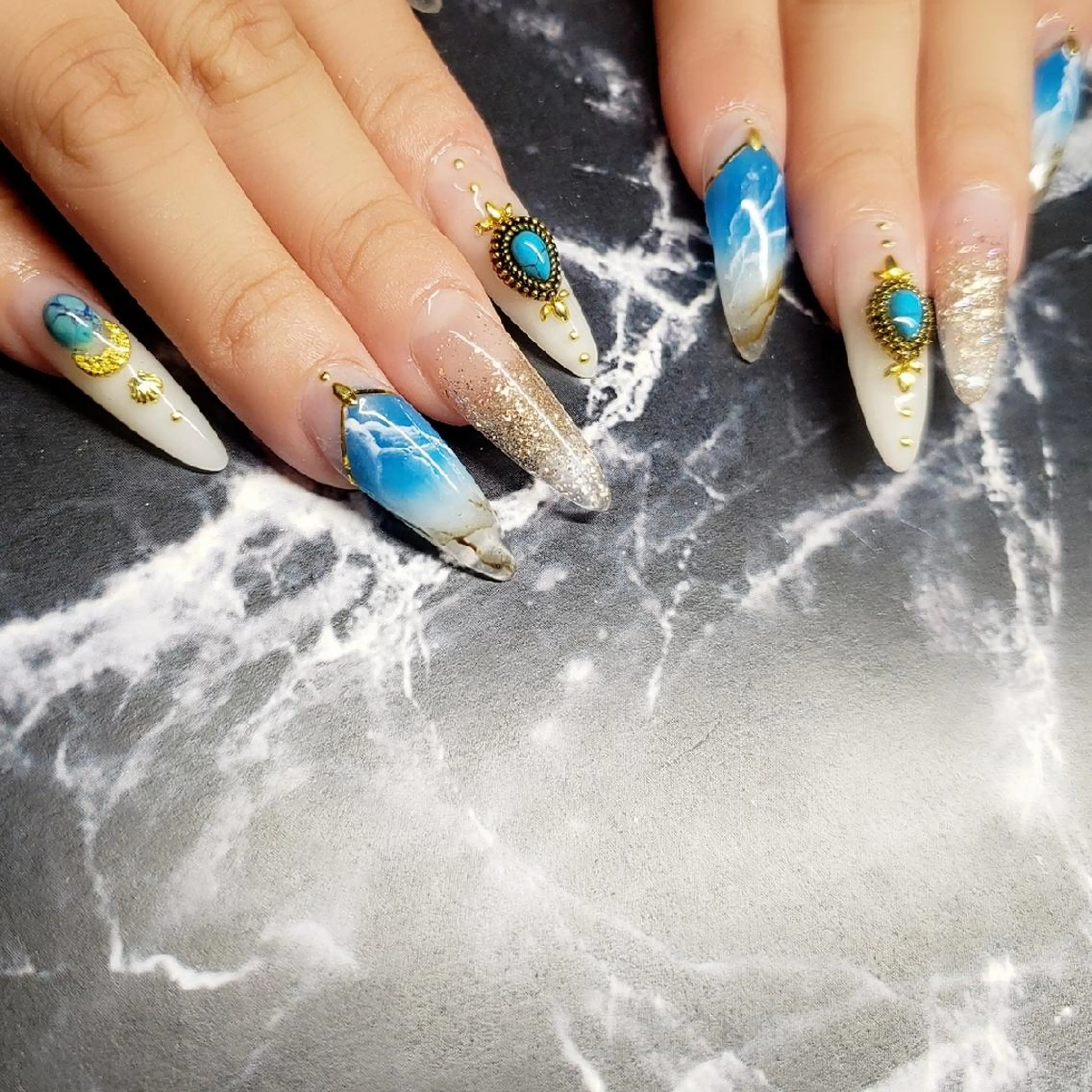 セミロング ネイル ハンドネイル クロキ 。のネイルデザイン