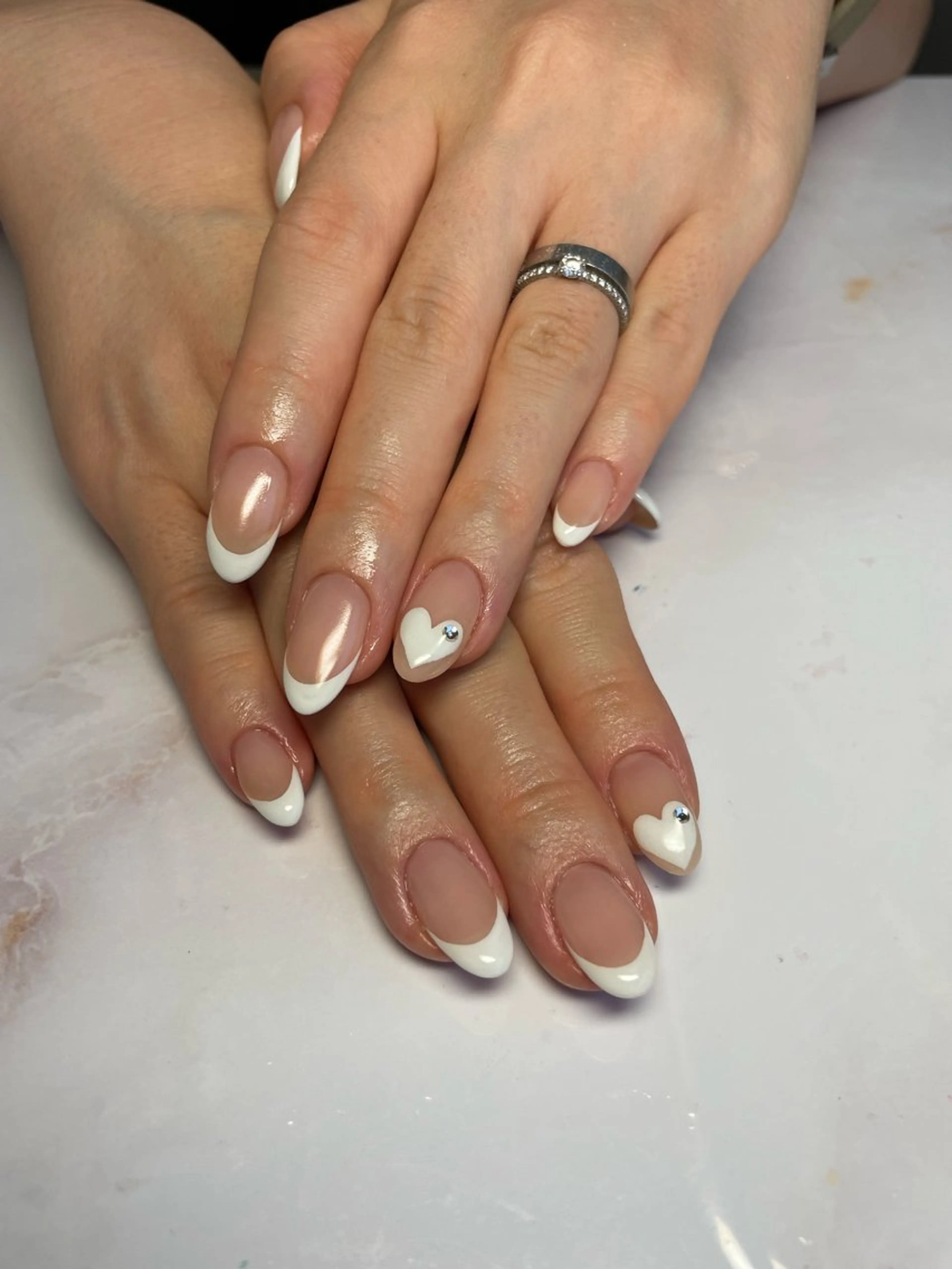 ネイル フレンチネイル ハート ストーンネイル ハンドネイル nail ayacaのネイルデザイン