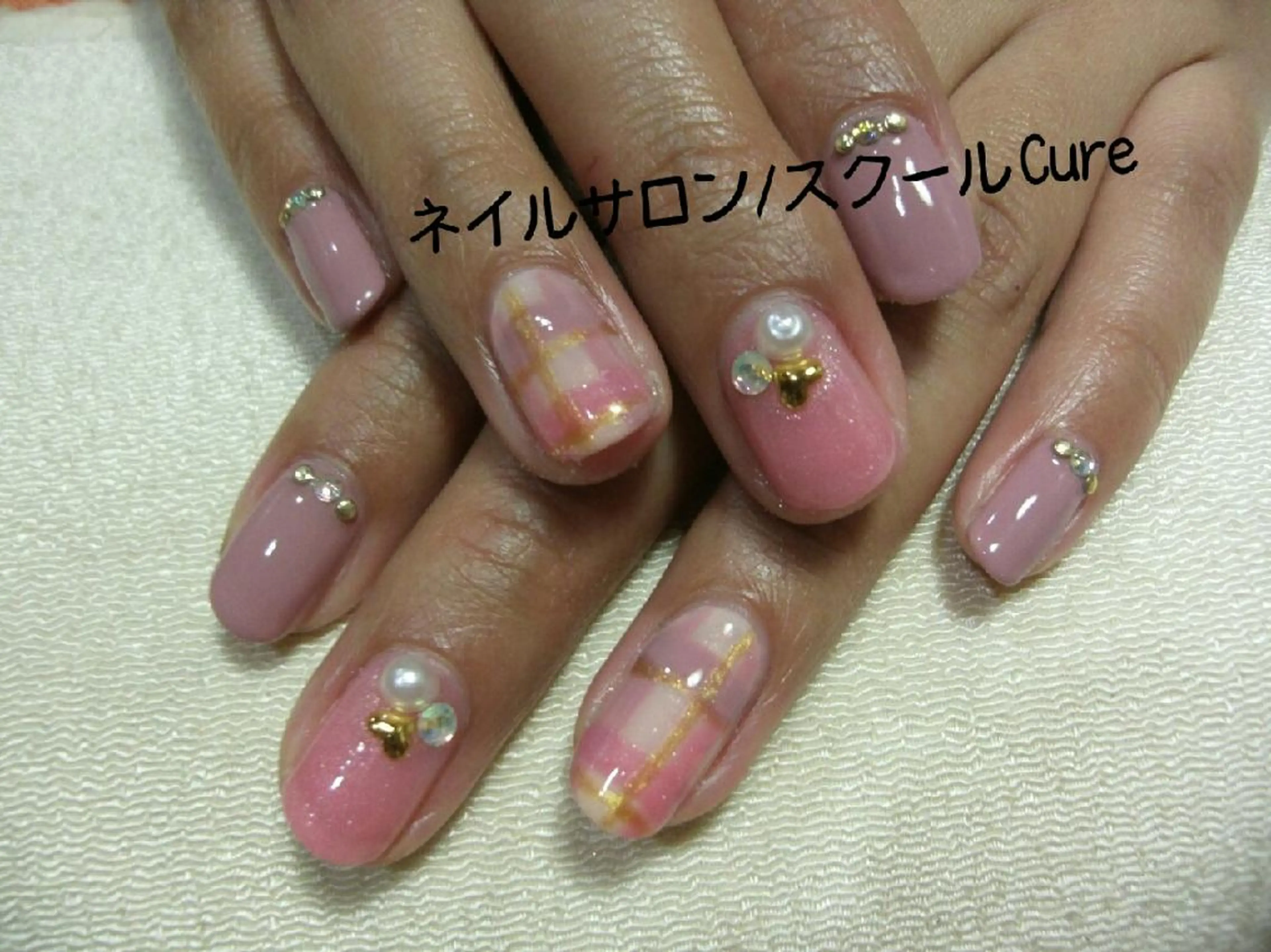 ミディアム ネイル ピンク ネイルサロン Cureのネイルデザイン