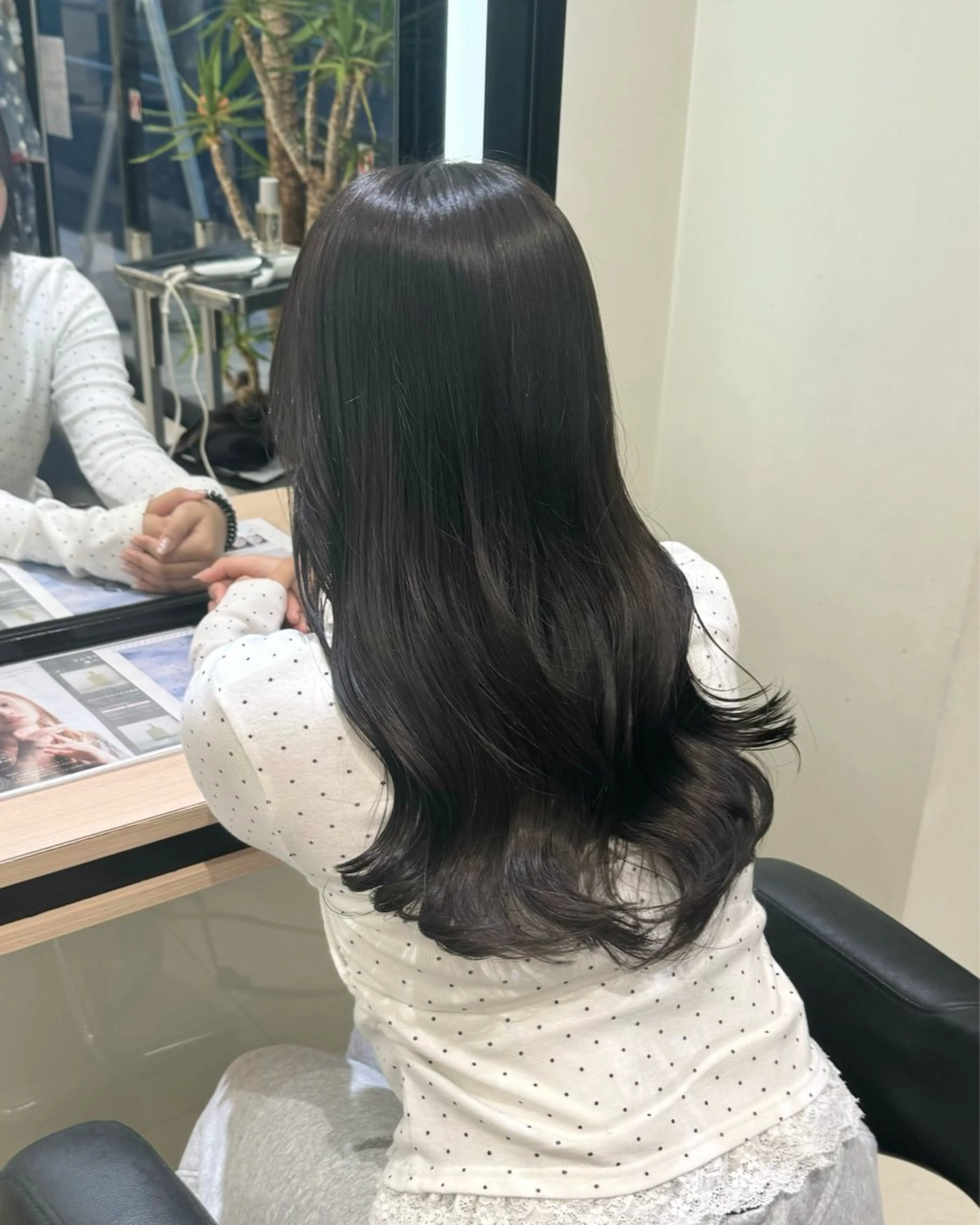 ロング ひなの🫧ベージュ系 艶カラーのヘアスタイル