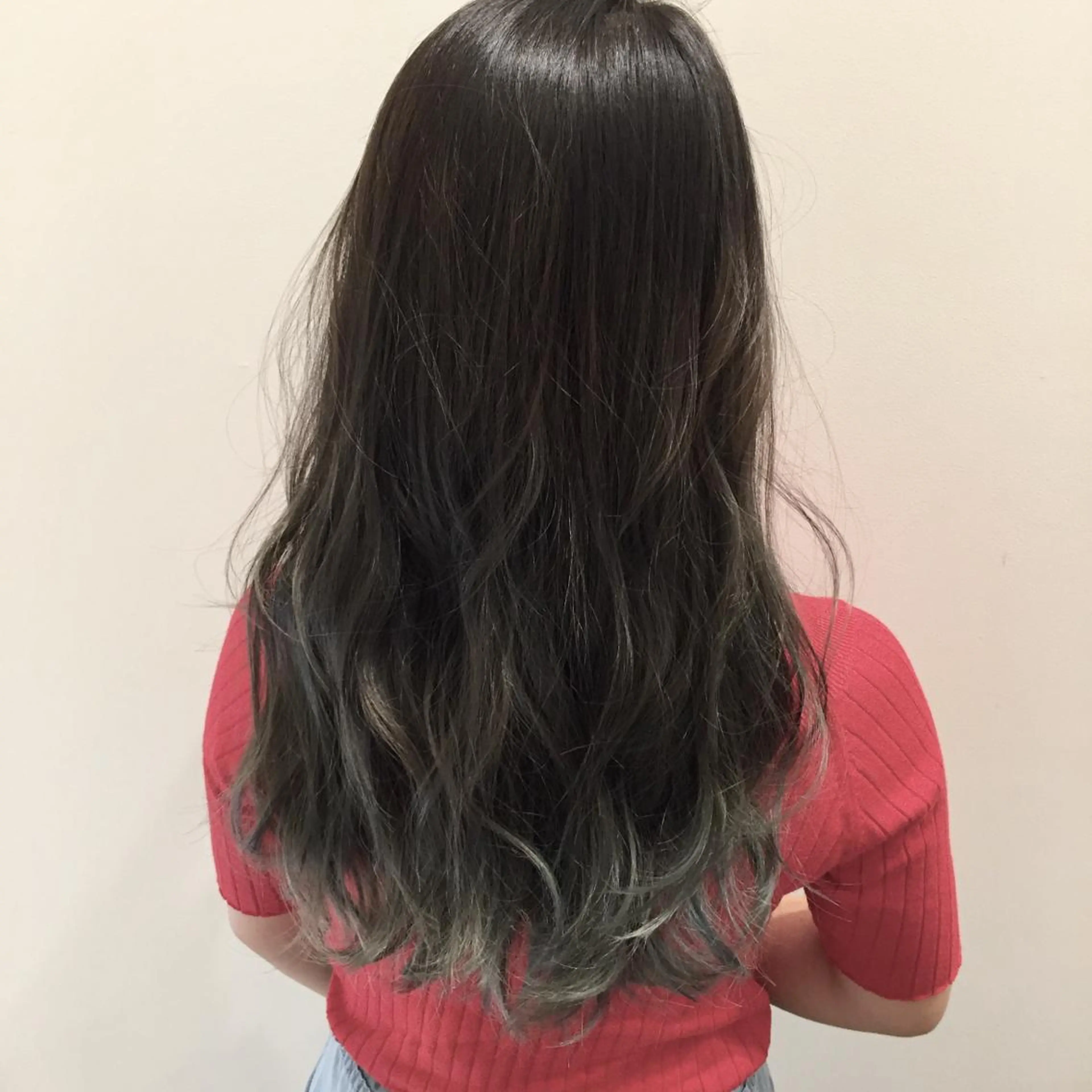 セミロング カラー ブルーカラー ブルージュ ダークグレー ダブルカラー グラデーションカラー 【代表】田川 祐也のヘアスタイル