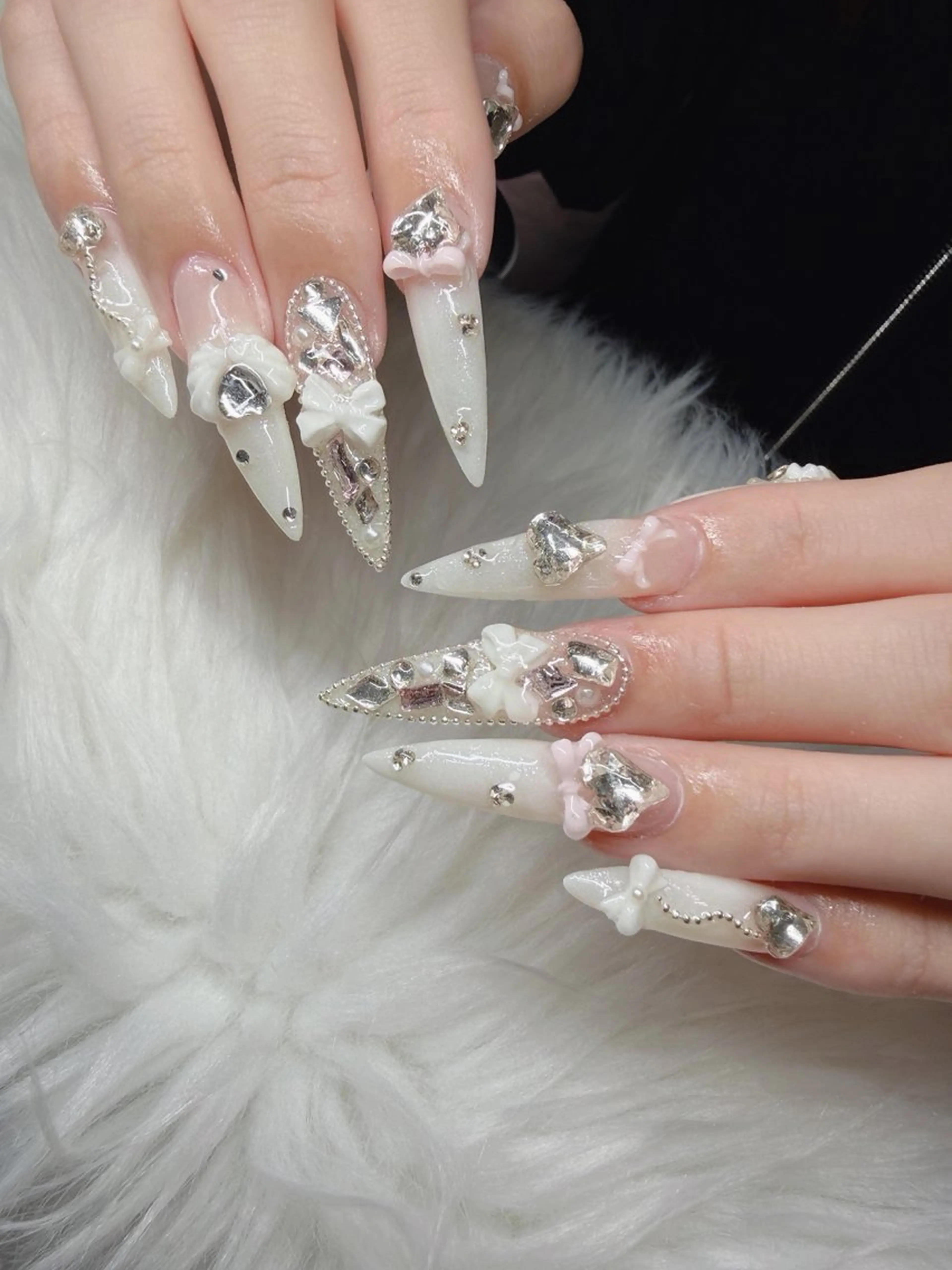 ネイル 長さ出し グラデーション 卒業式 キラキラネイル マグネットネイル Lee Nailsのネイルデザイン