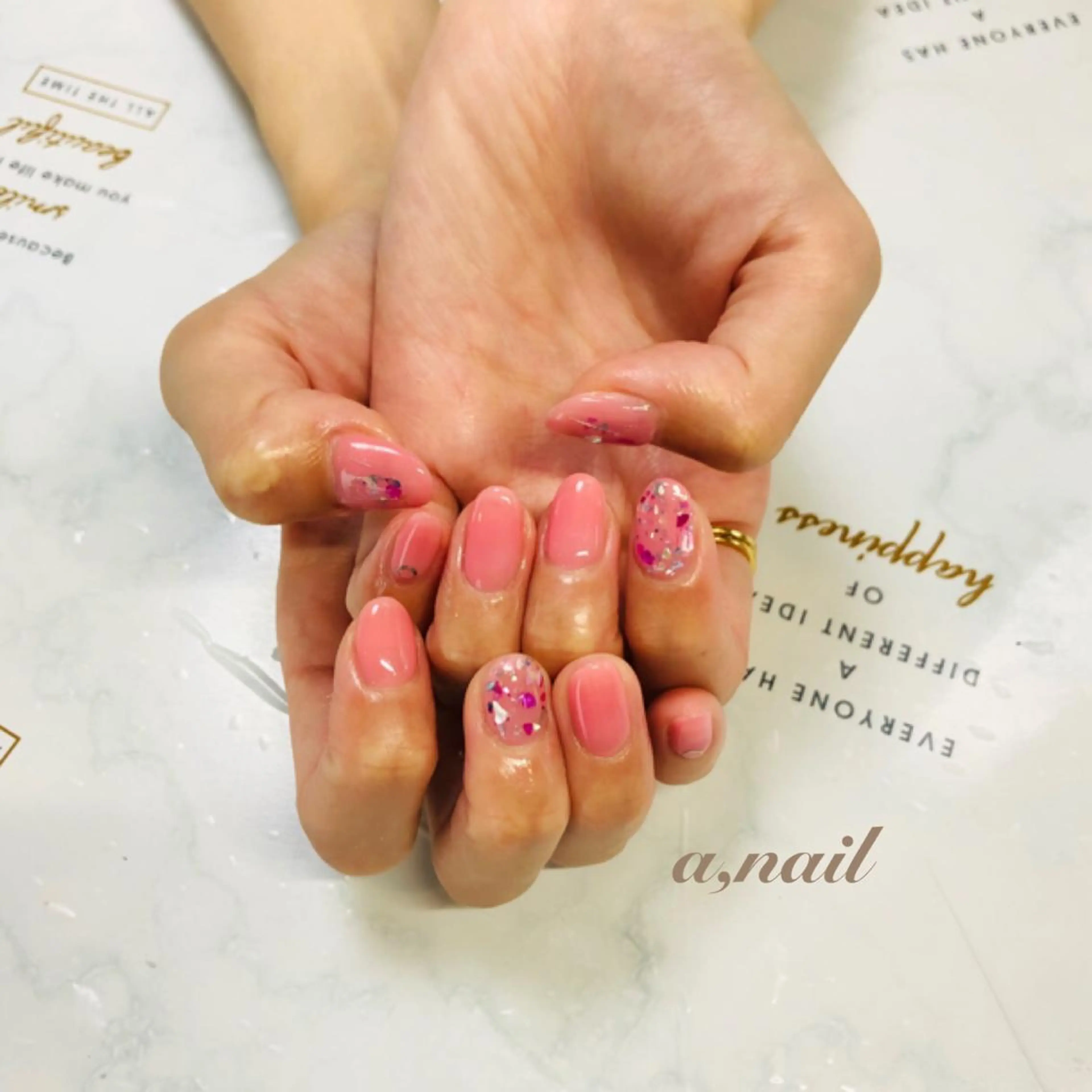 ネイル フットネイル ジェルネイル グラデーション ラメ(グリッター) ラメグラデーション ハンドネイル ネイルサロン エーネイルのネイルデザイン