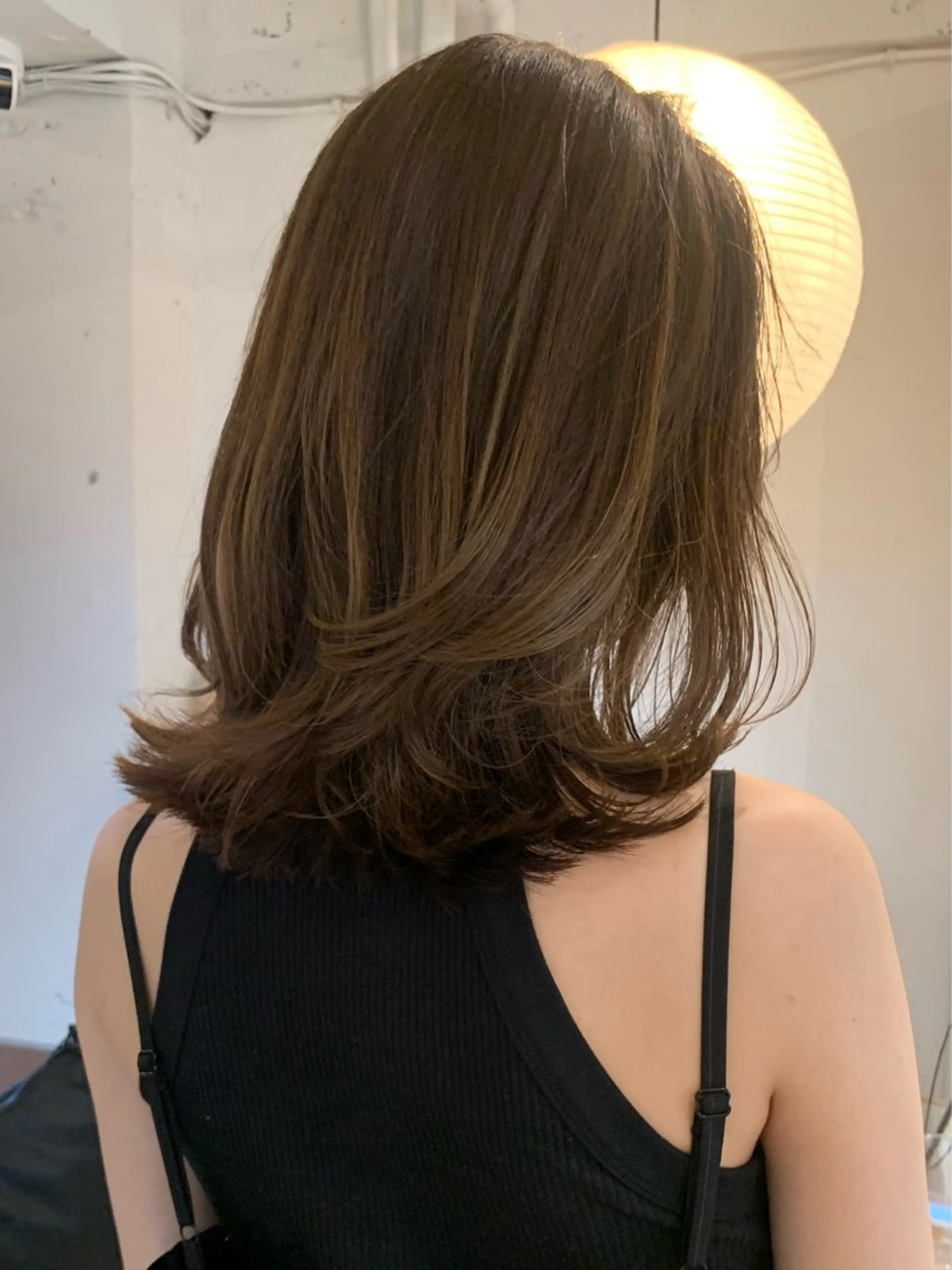 セミロング カラー ベージュカラー 髪質改善 レイヤーカット トリートメント カット ヘアカラー トリートメント 落合希 Olivebeigeのヘアスタイル