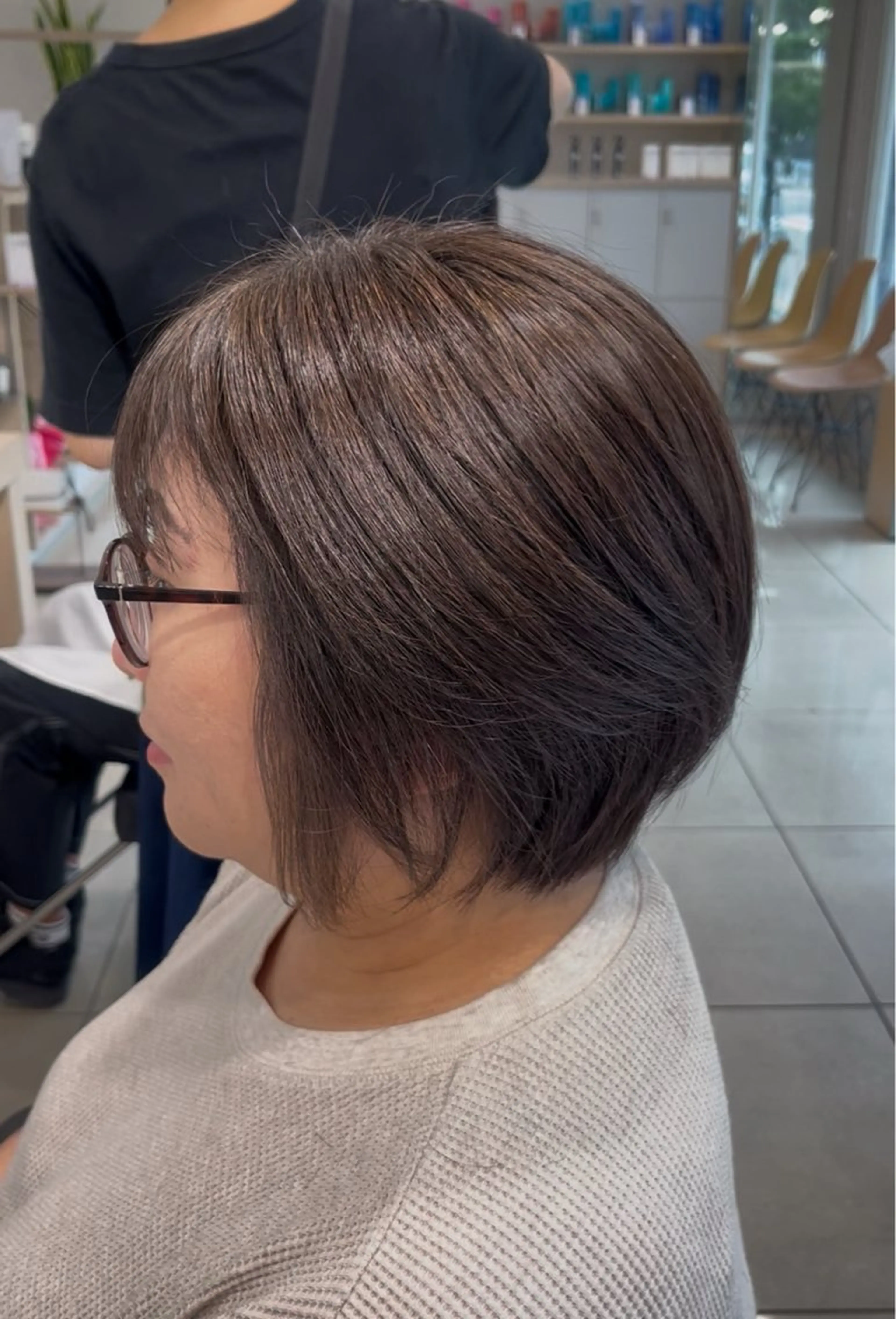 ショート カラー ベージュカラー 卒業式のヘアスタイル カット ヘアカラー 巖本 真希のヘアスタイル