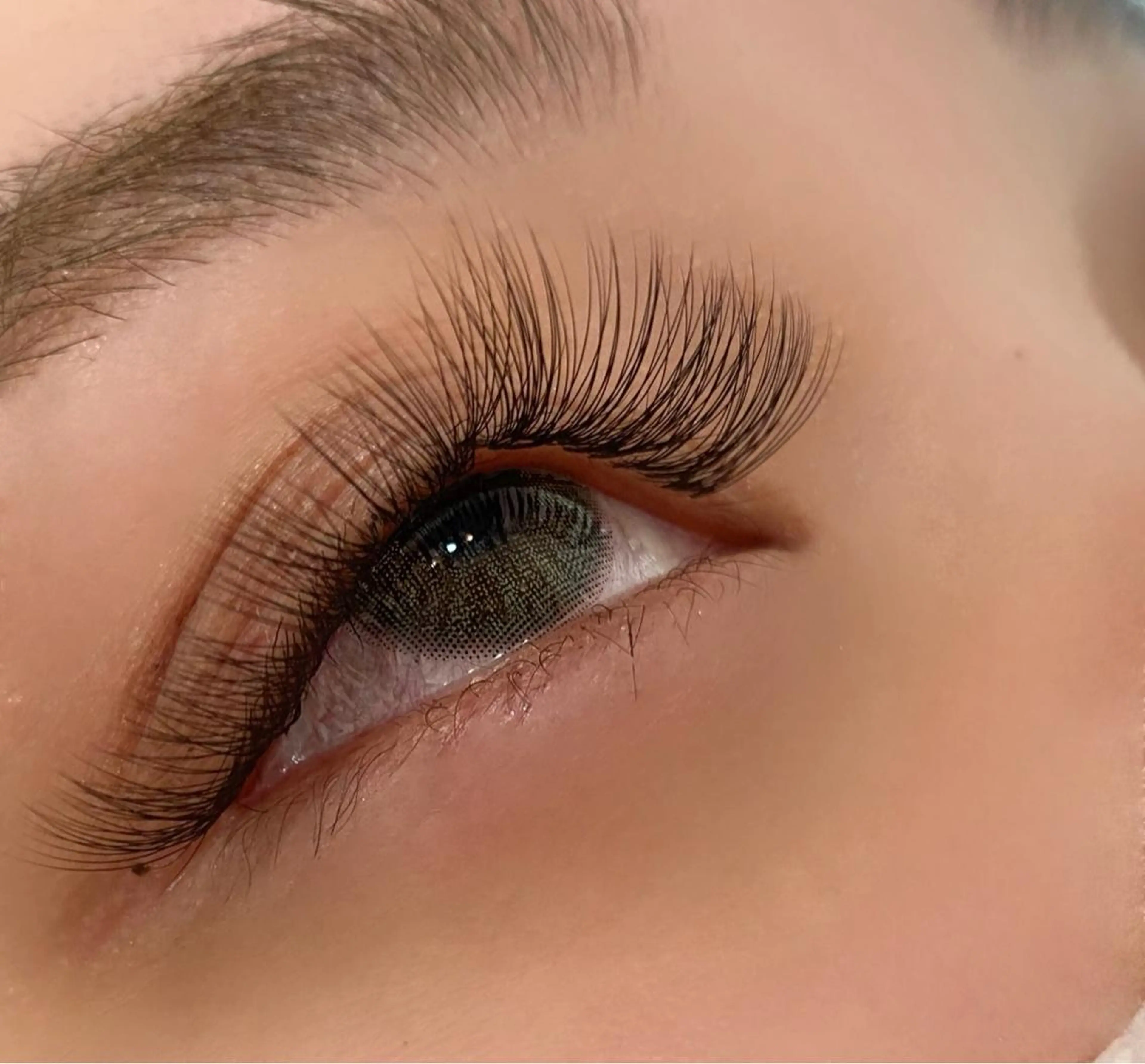 マツエク・マツパ ボリュームラッシュ Lucia 中澤のマツエク・マツパデザイン