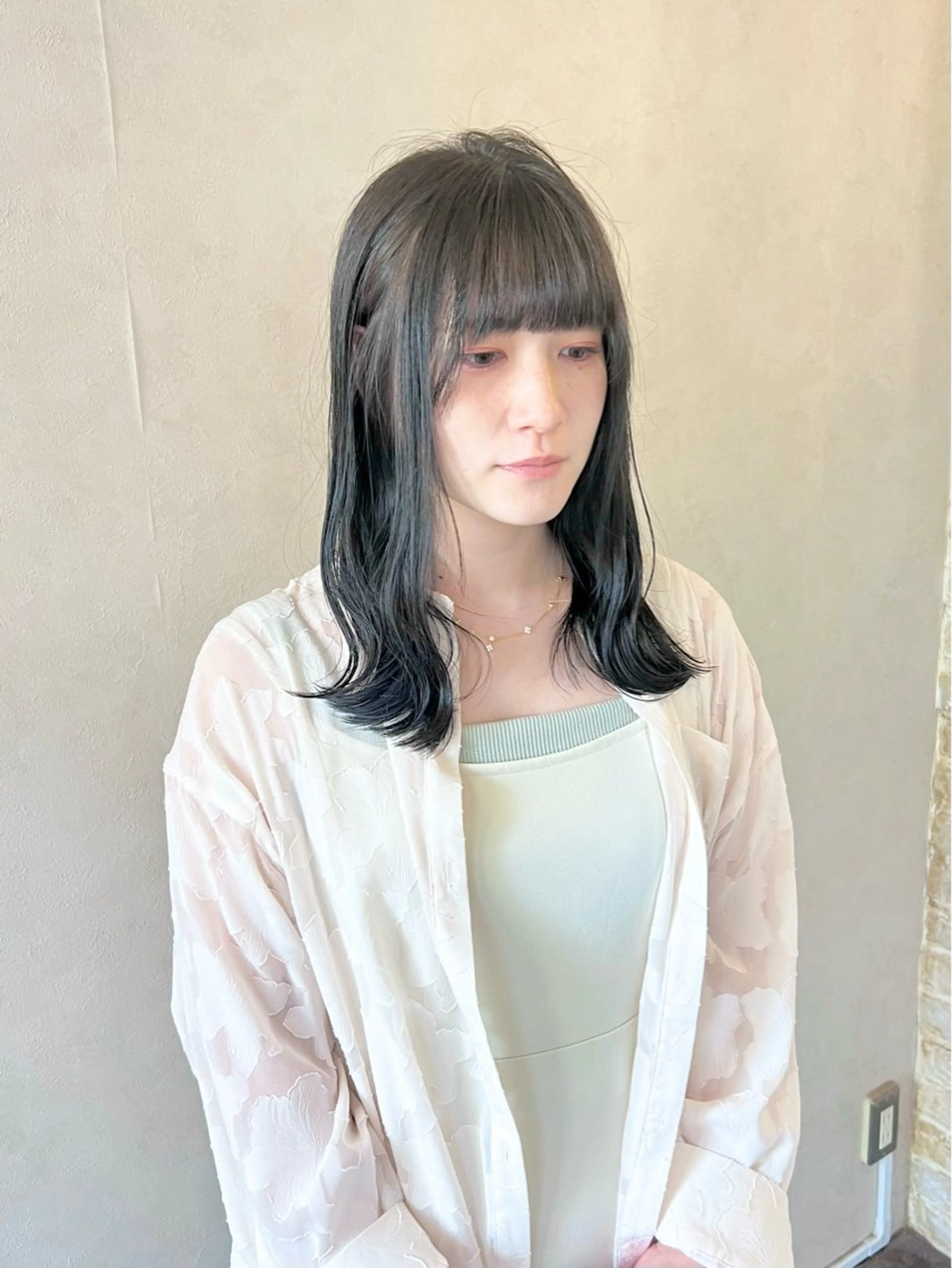 セミロング カラー 透明感style 🌿 ASUKAのヘアスタイル