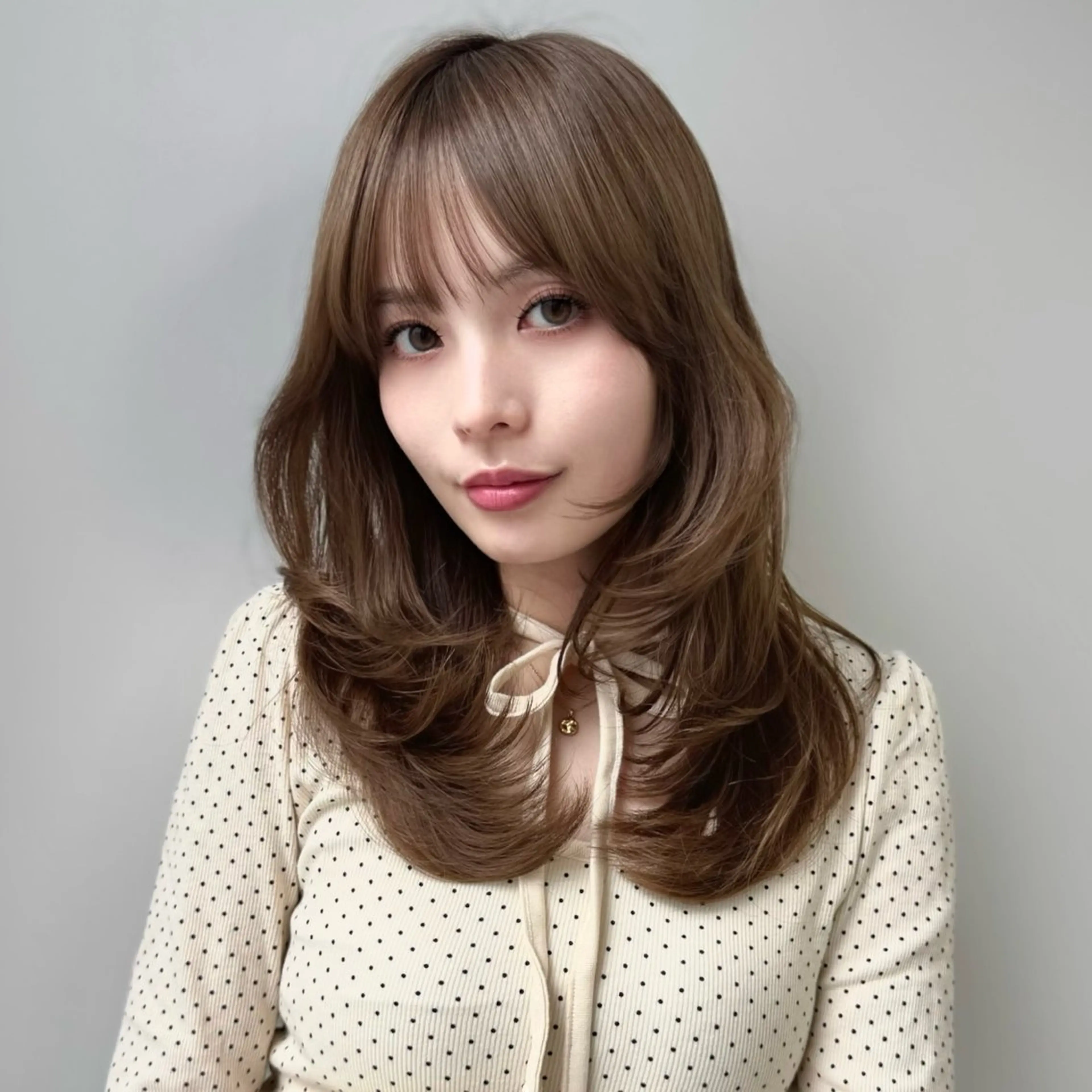 セミロング カラー ブリーチ 透明感カラー くせ毛 髪質改善 韓国風ヘア ナガヨ キョウカのヘアスタイル