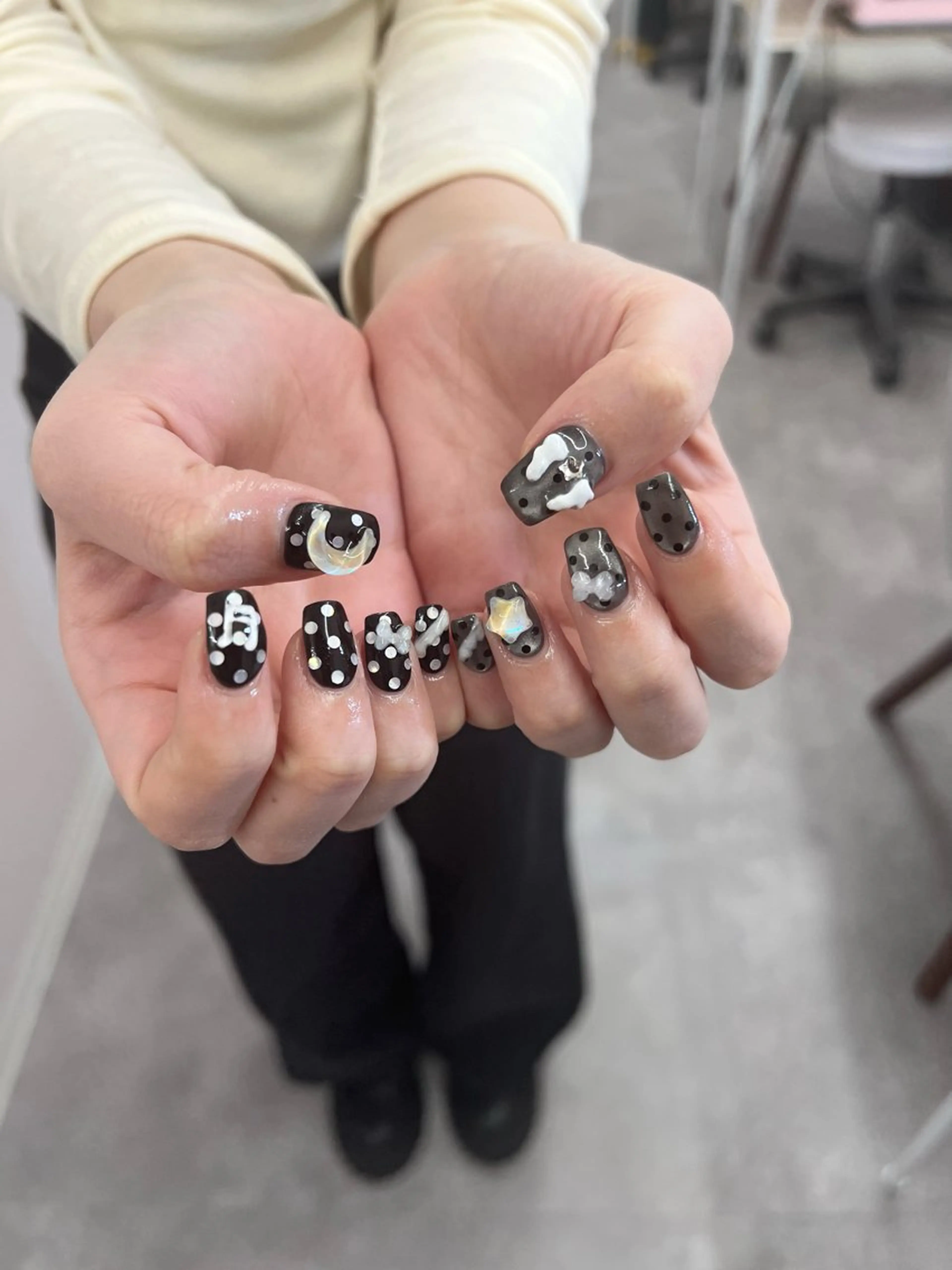 ネイル ドット フレンチネイル ジェルネイル マグネットネイル ニュアンスネイル ハンドネイル ハンドケア Bana_ Nailのネイルデザイン
