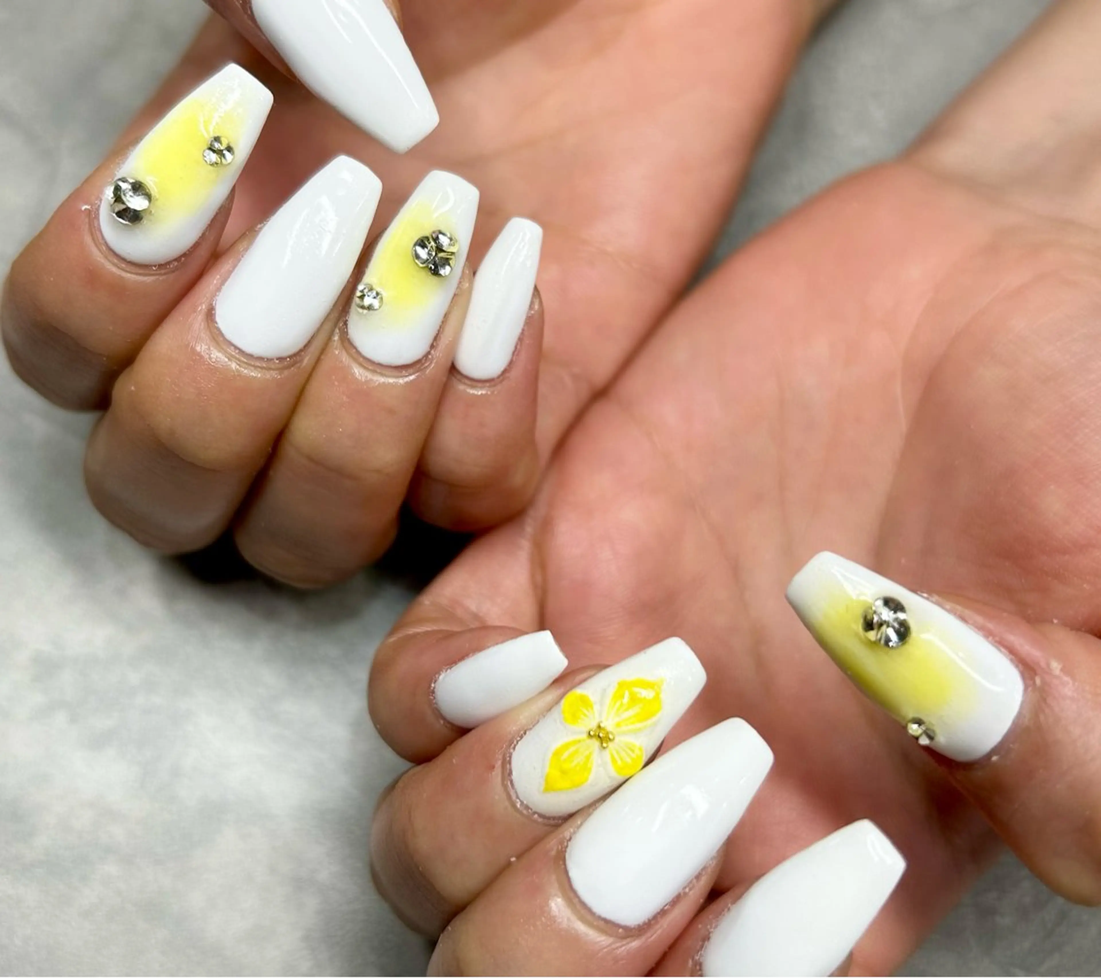 《オフなし》スカルプ並みの強度✨長さ出しジェルチップアプレ💅アート２本​〜​３本付き💄✨の写真
