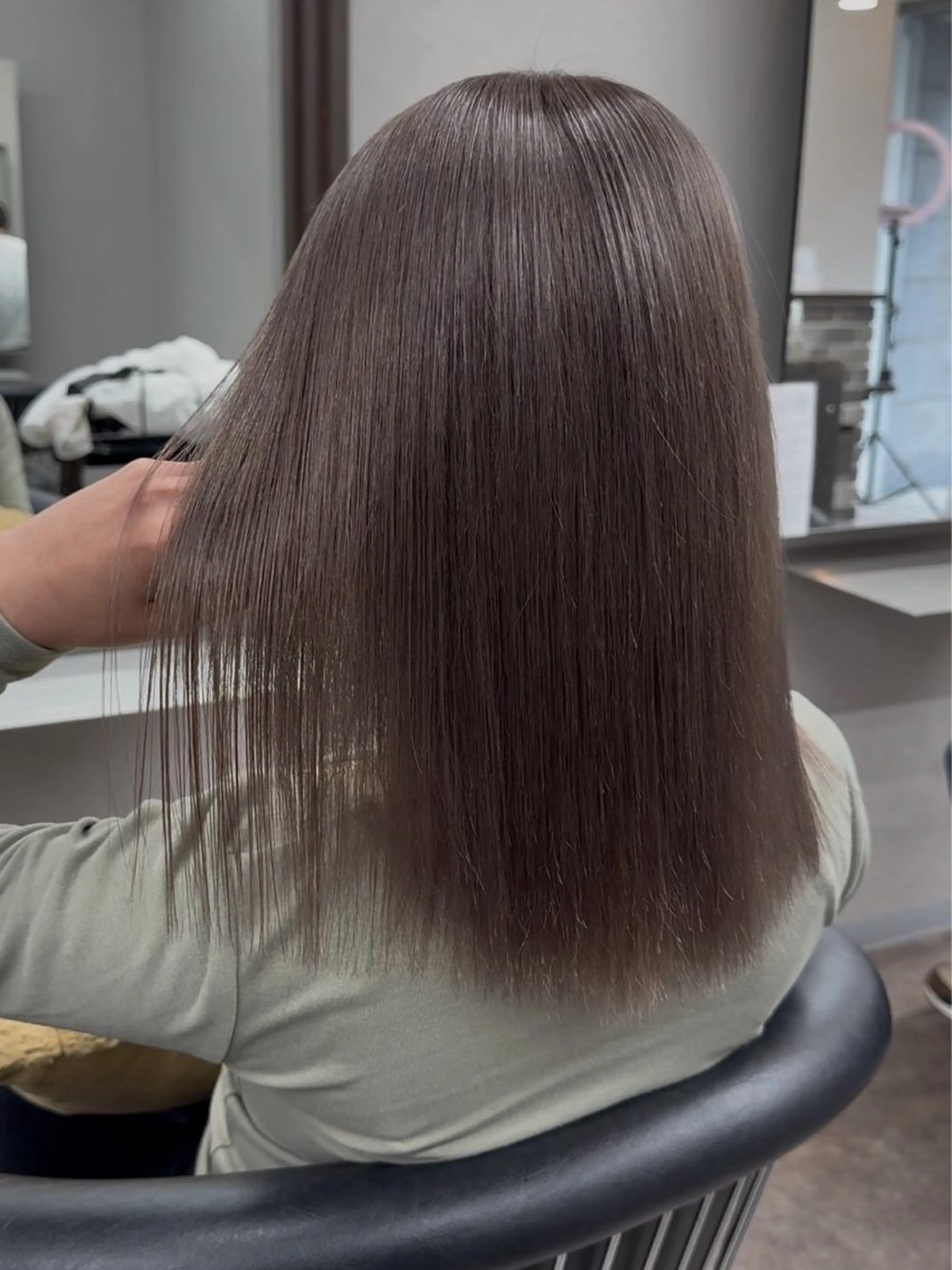ロング ヘアカラー 松村 舞桜のヘアスタイル
