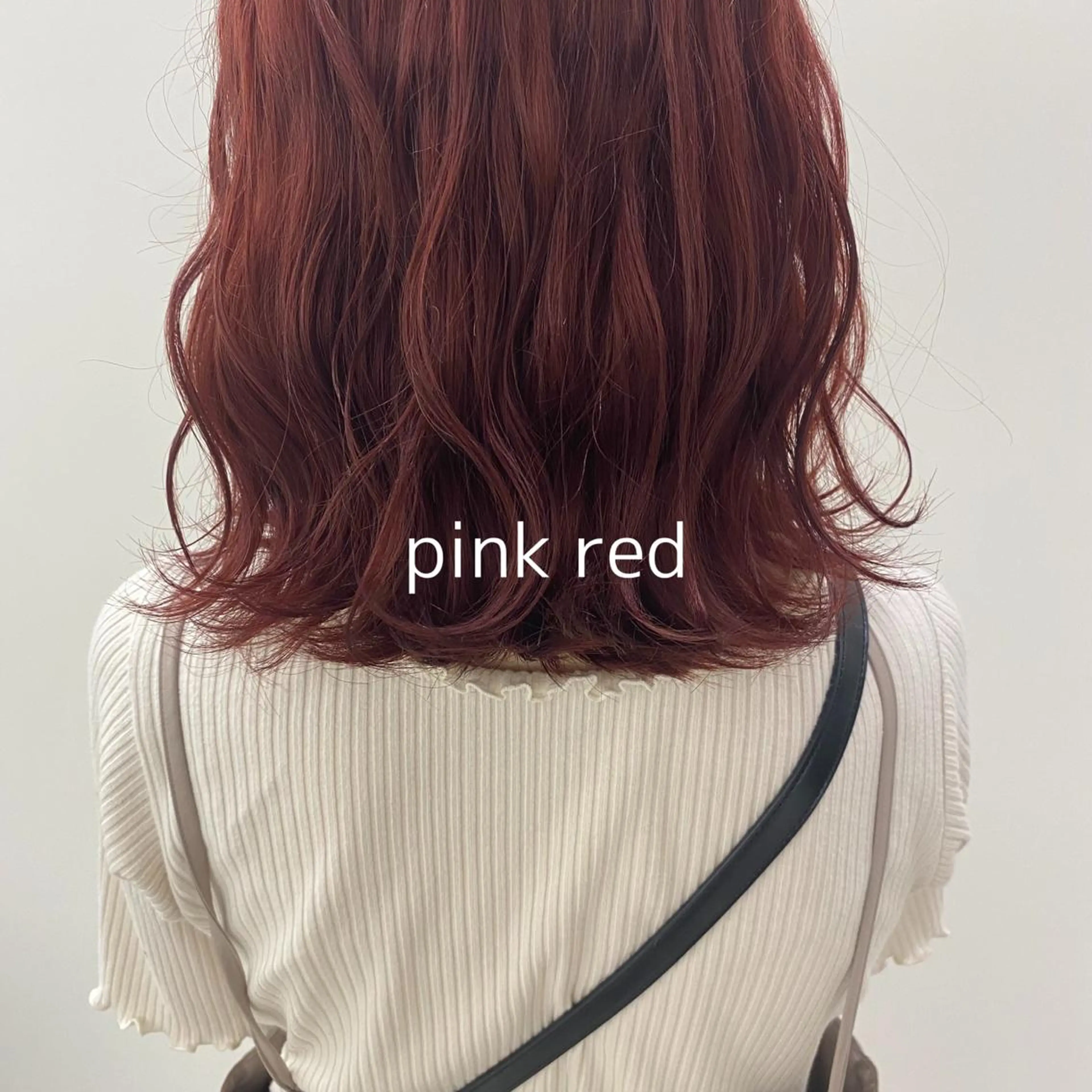 ミディアム カラー 古畑 愛美のヘアスタイル