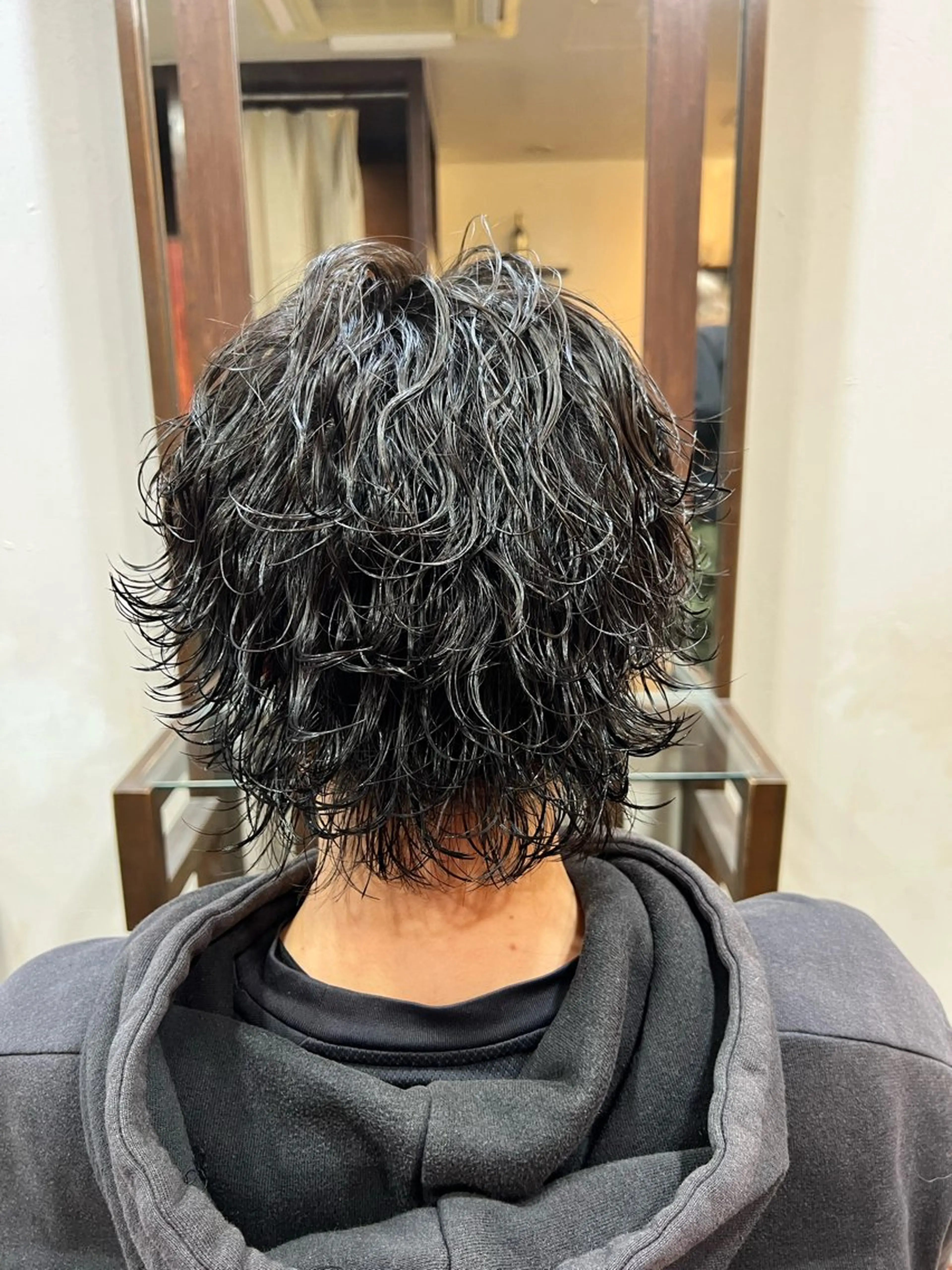 ミディアム パーマ メンズ カット パーマ 湘南のパーマ職人 🔥清水琉葵🔥のヘアスタイル