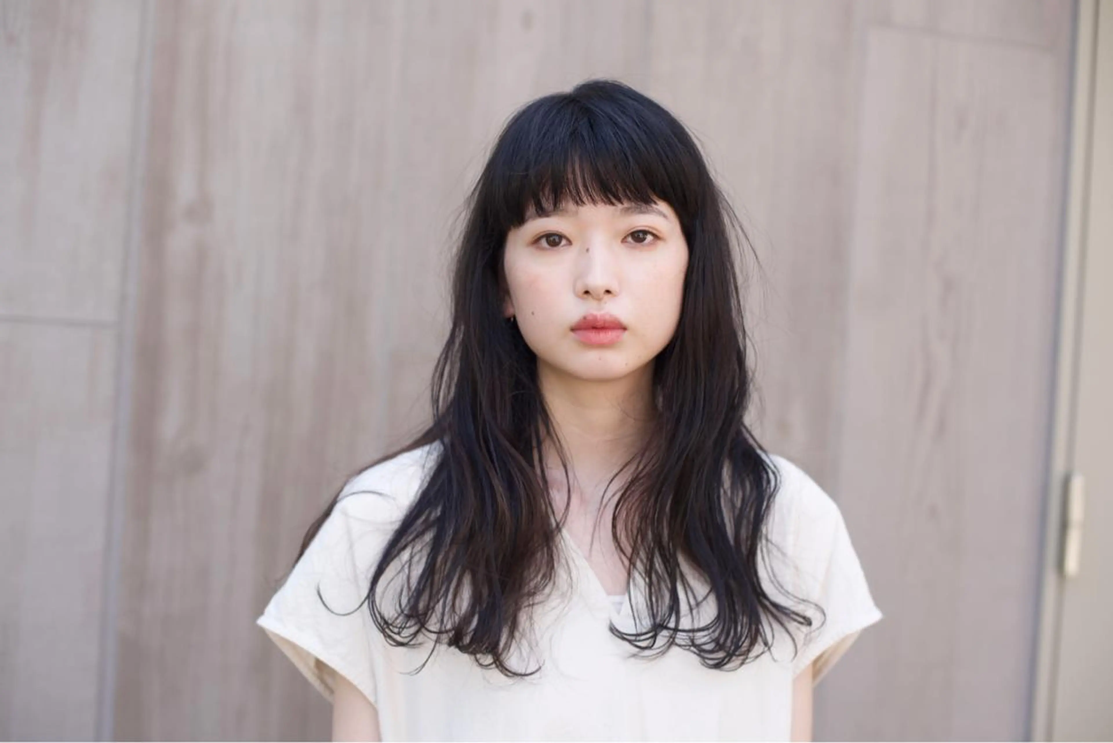 セミロング コバヤシ リョウのヘアスタイル