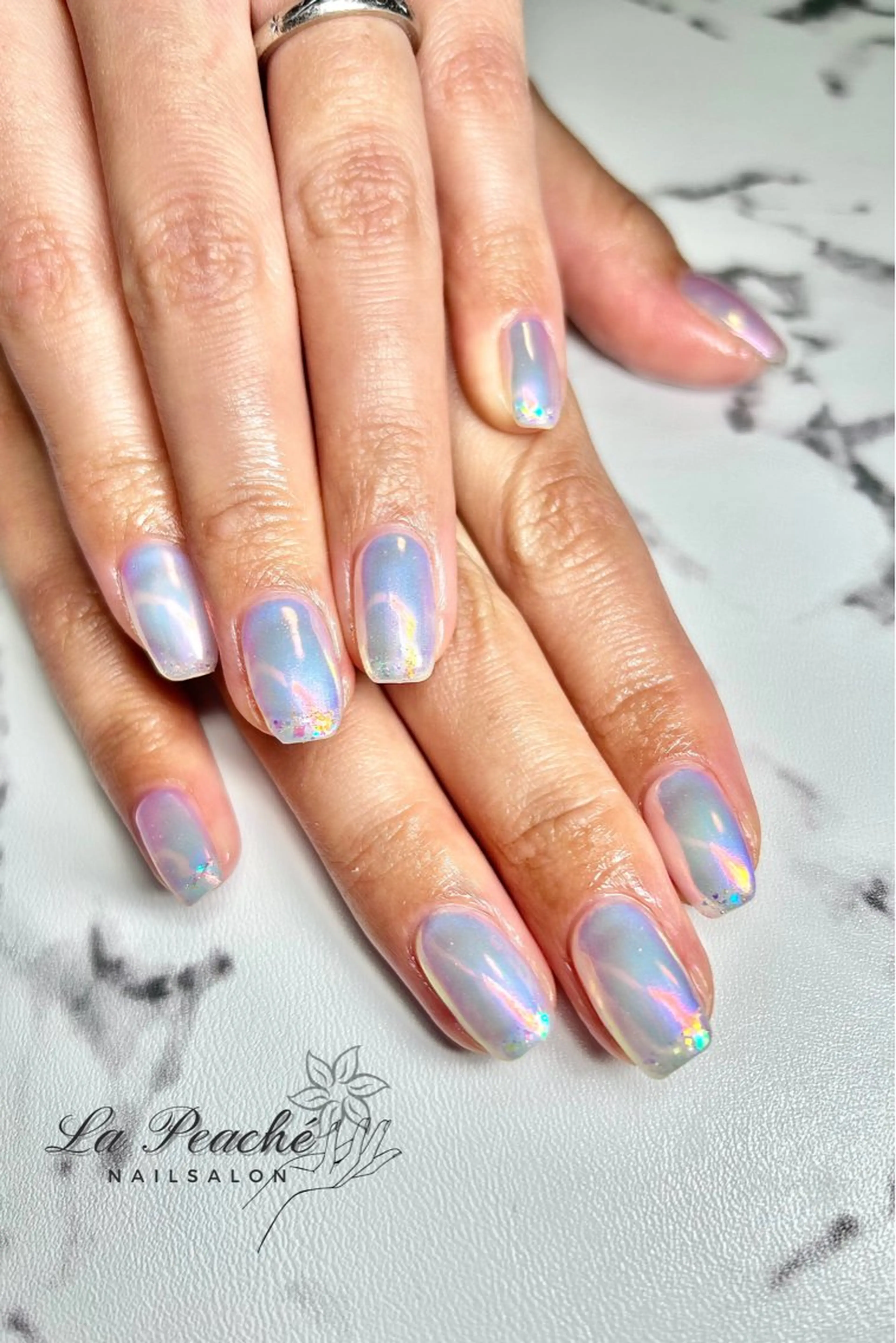 ネイル オーロラネイル ミラーネイル ワンカラーネイル ピンク ハンドネイル La Peache /嶋田美恵のネイルデザイン