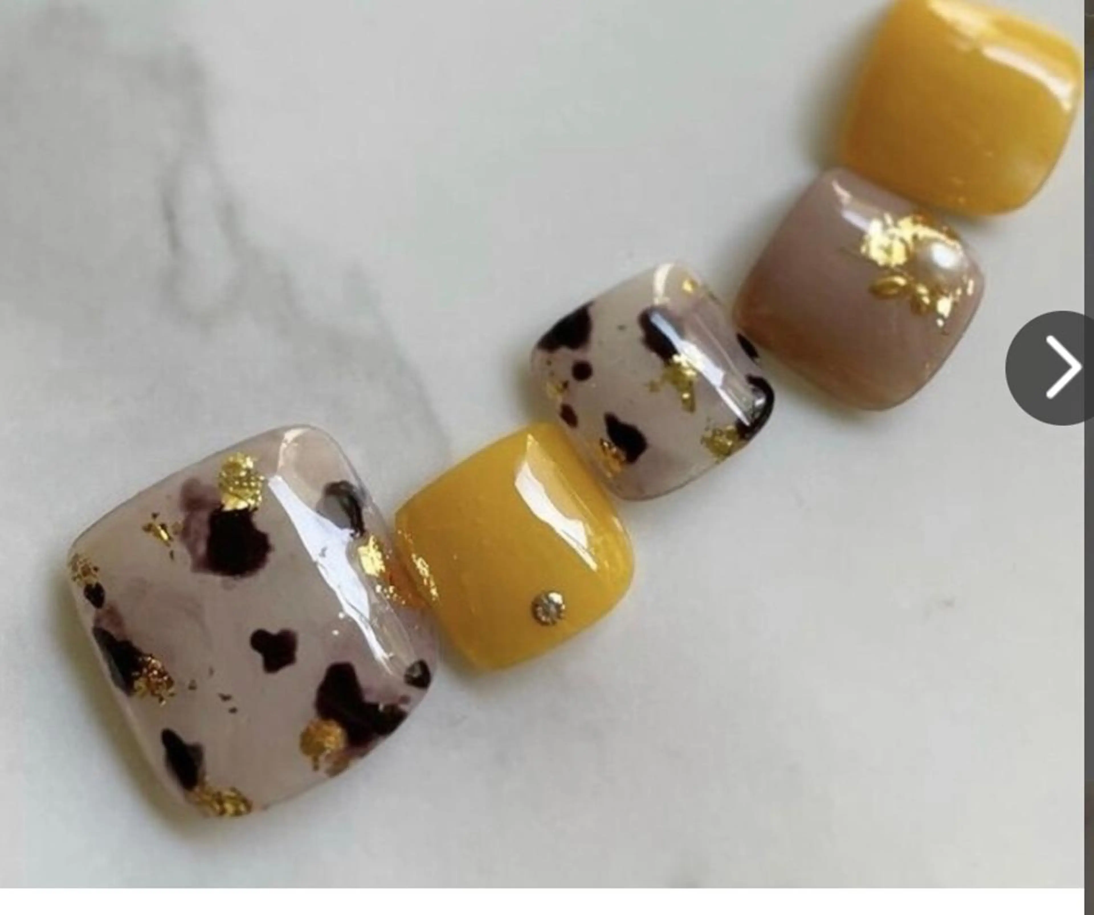 フットネイル (オフなし)ケア込み  当店のデザインからお選びいただけます。の写真