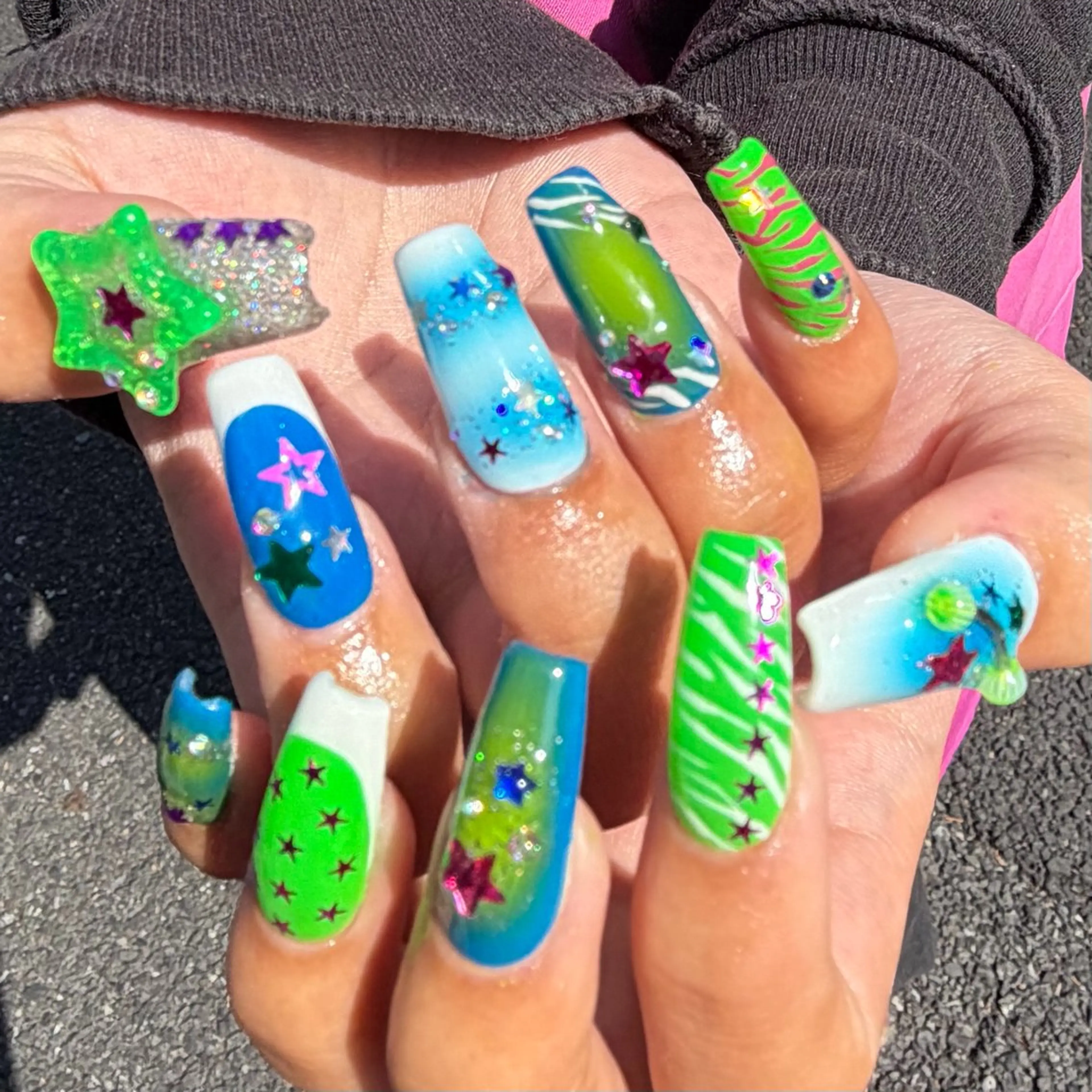 ネイル アートネイル ハンドネイル PINS16🩷 YUNOのネイルデザイン