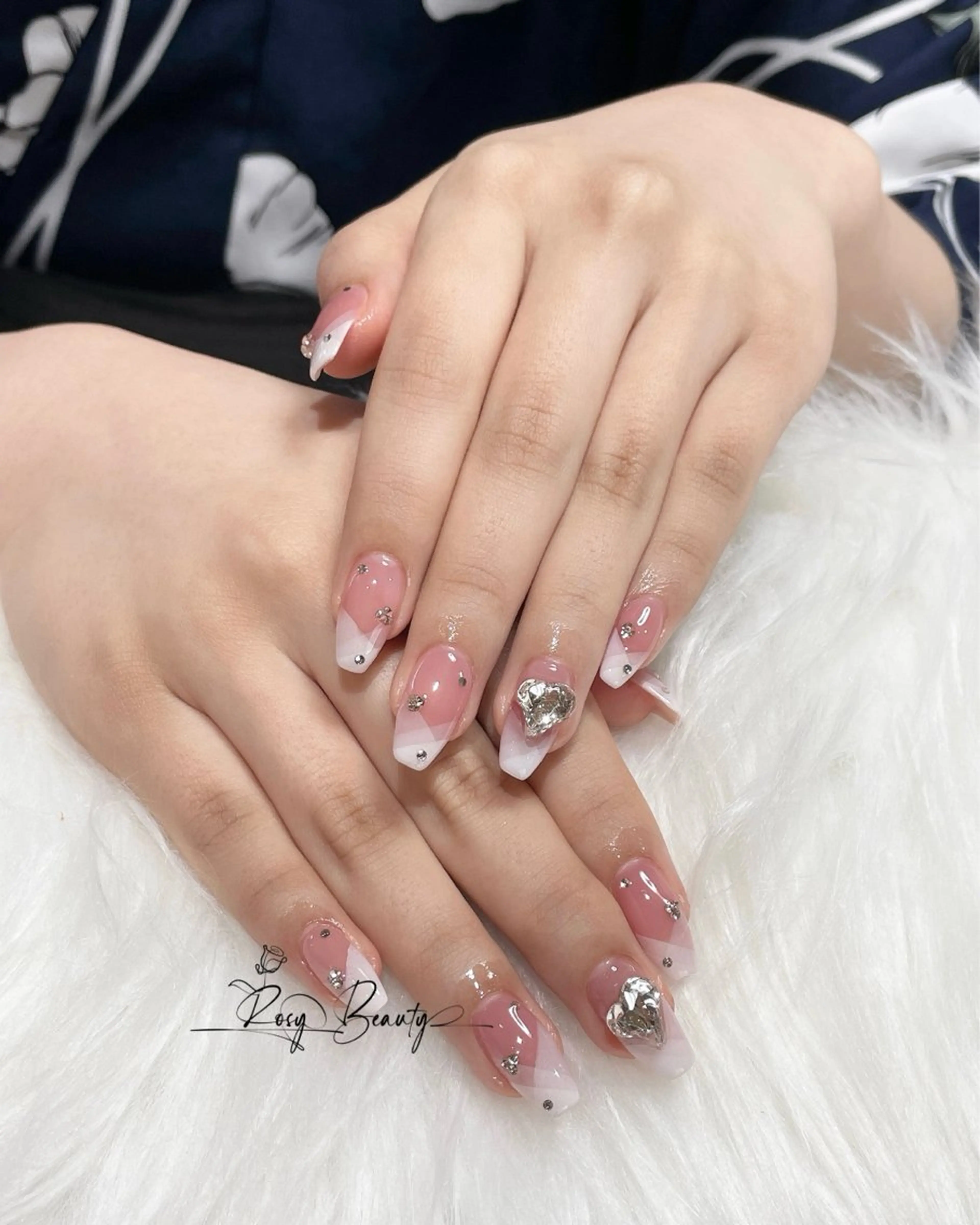 ネイル ハンドネイル RosyBeauty Salon所属・RosyBeauty Salonのネイルデザイン