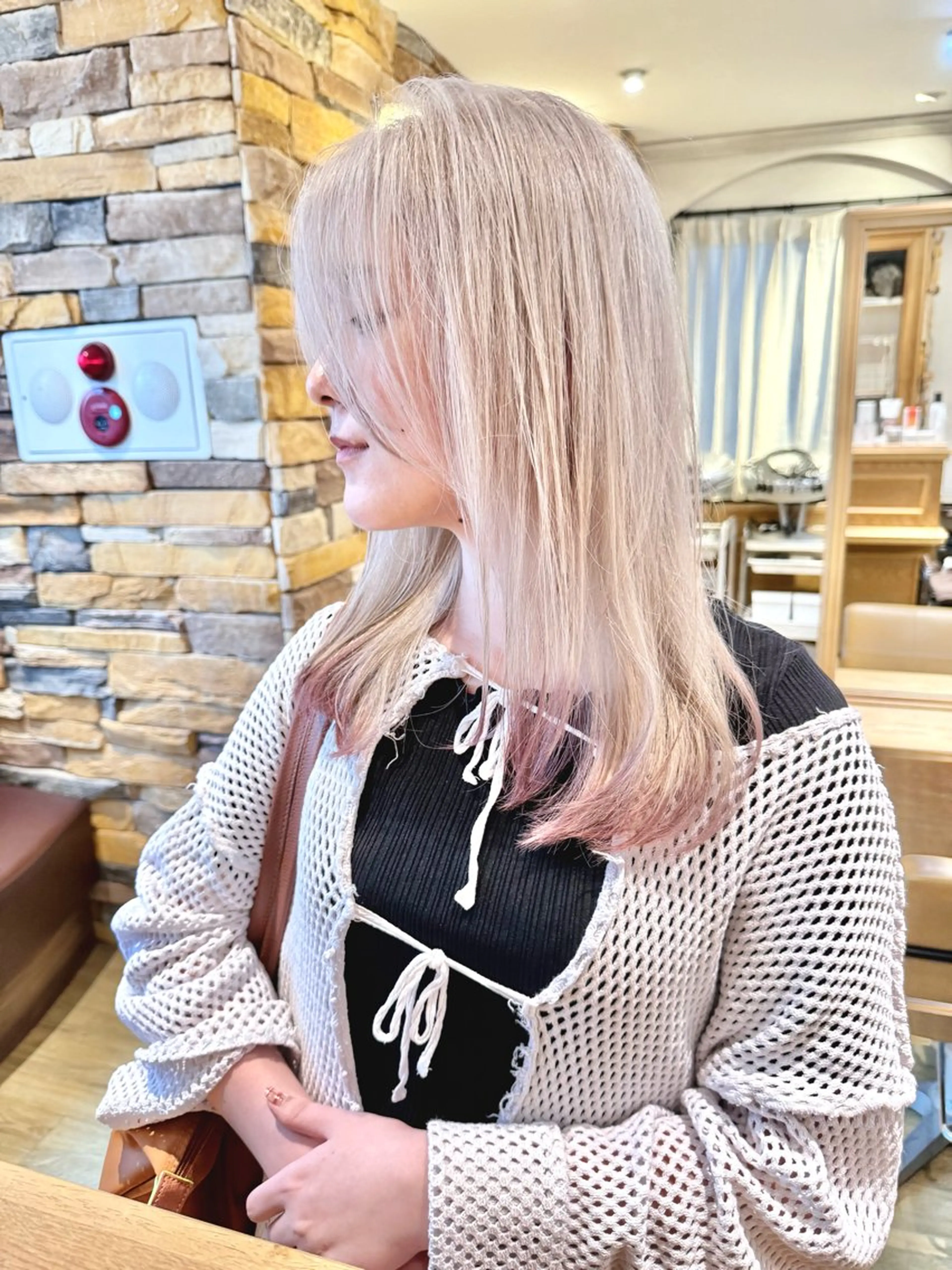 ロング カラー ベージュカラー ミルクティーベージュ ヘアカラー トリートメント 千 田のヘアスタイル