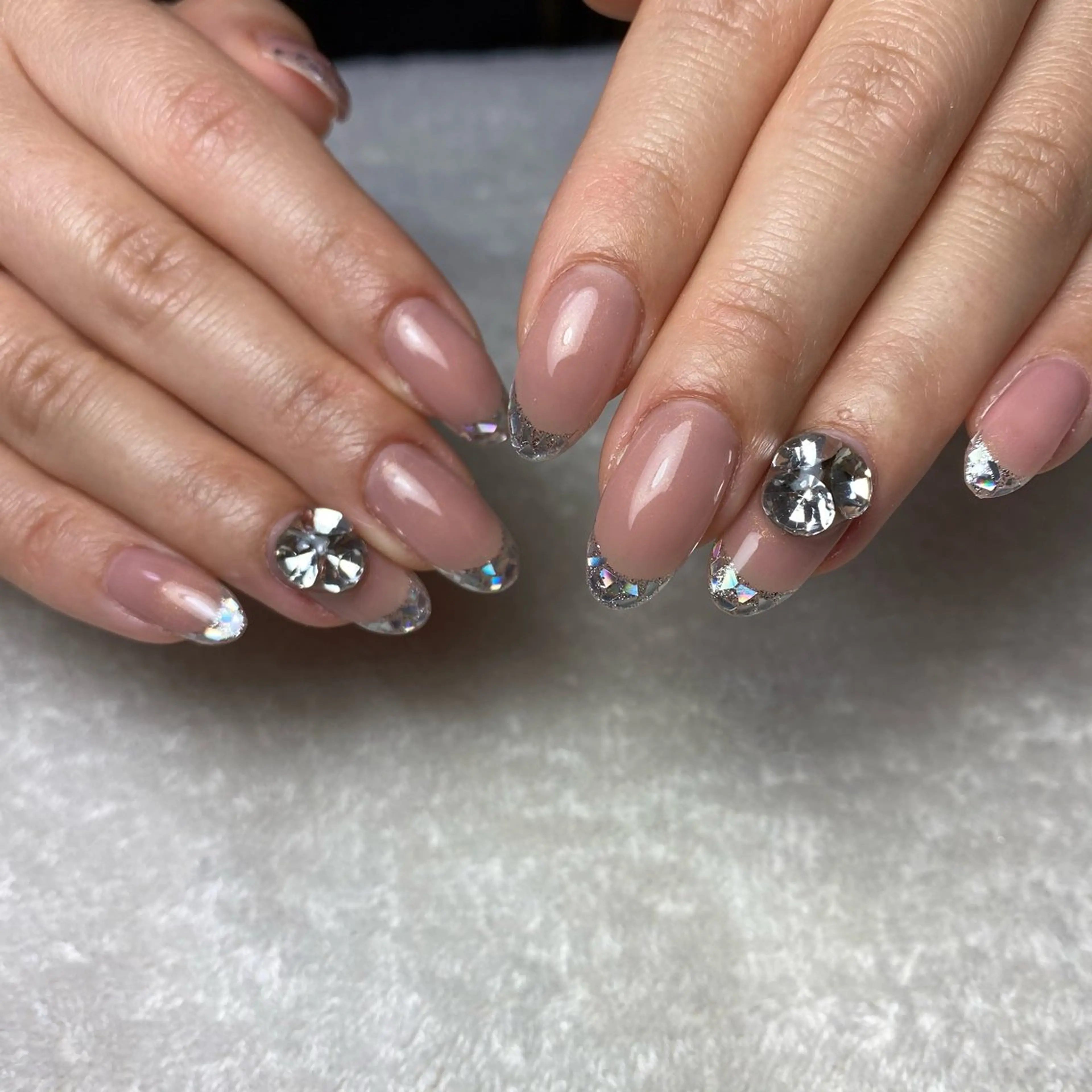 ネイル フレンチネイル ガラスフレンチ COCO +のエステ・リラクイメージ