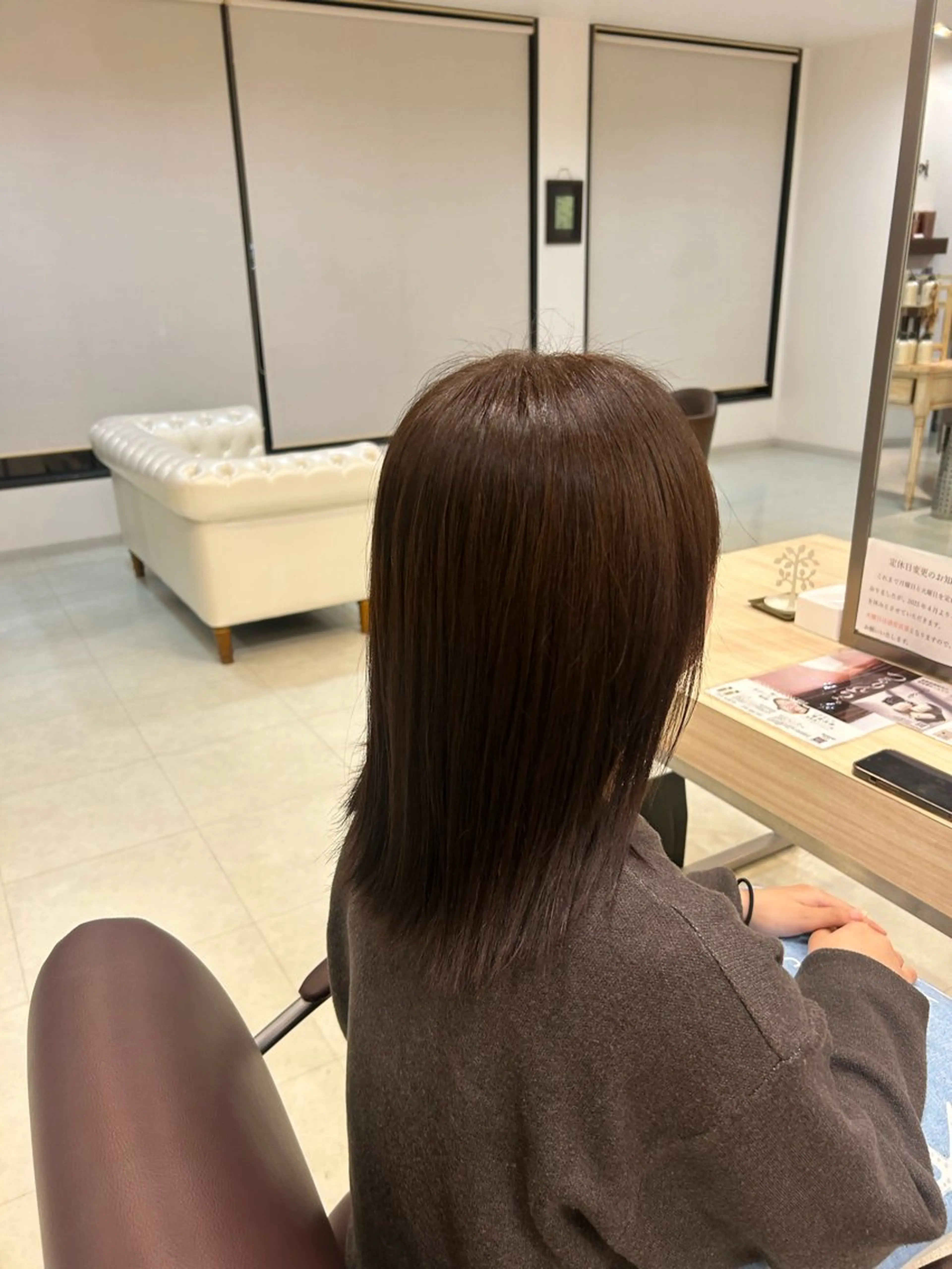 ミディアム アッシュ アッシュブラウン ヘアカラー 北崎 花のヘアスタイル