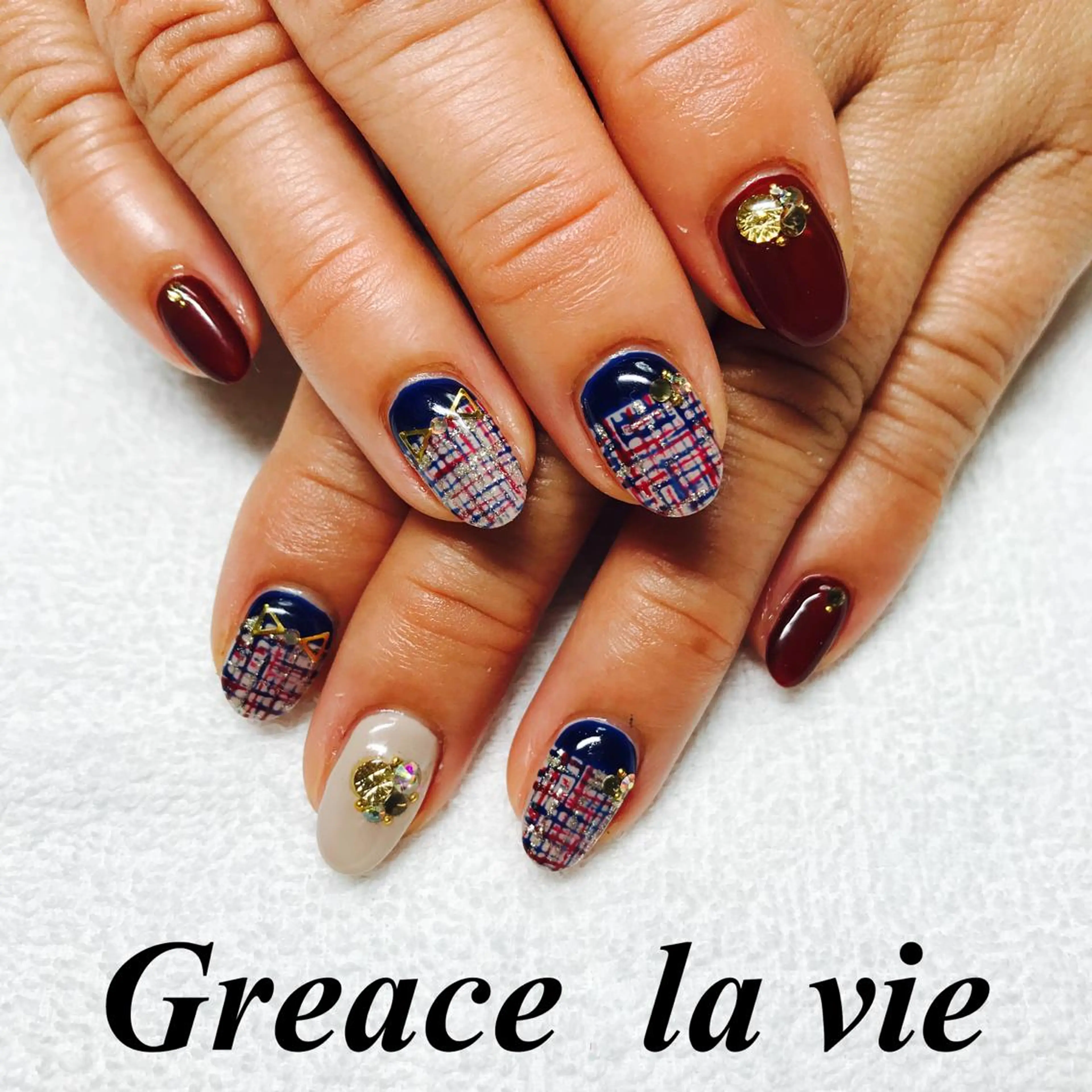 ミディアム カラー パーマ ヘアアレンジ キッズ ネイル マツエク・マツパ ツイードネイル Greace la vie所属・Greace  la vieのネイルデザイン