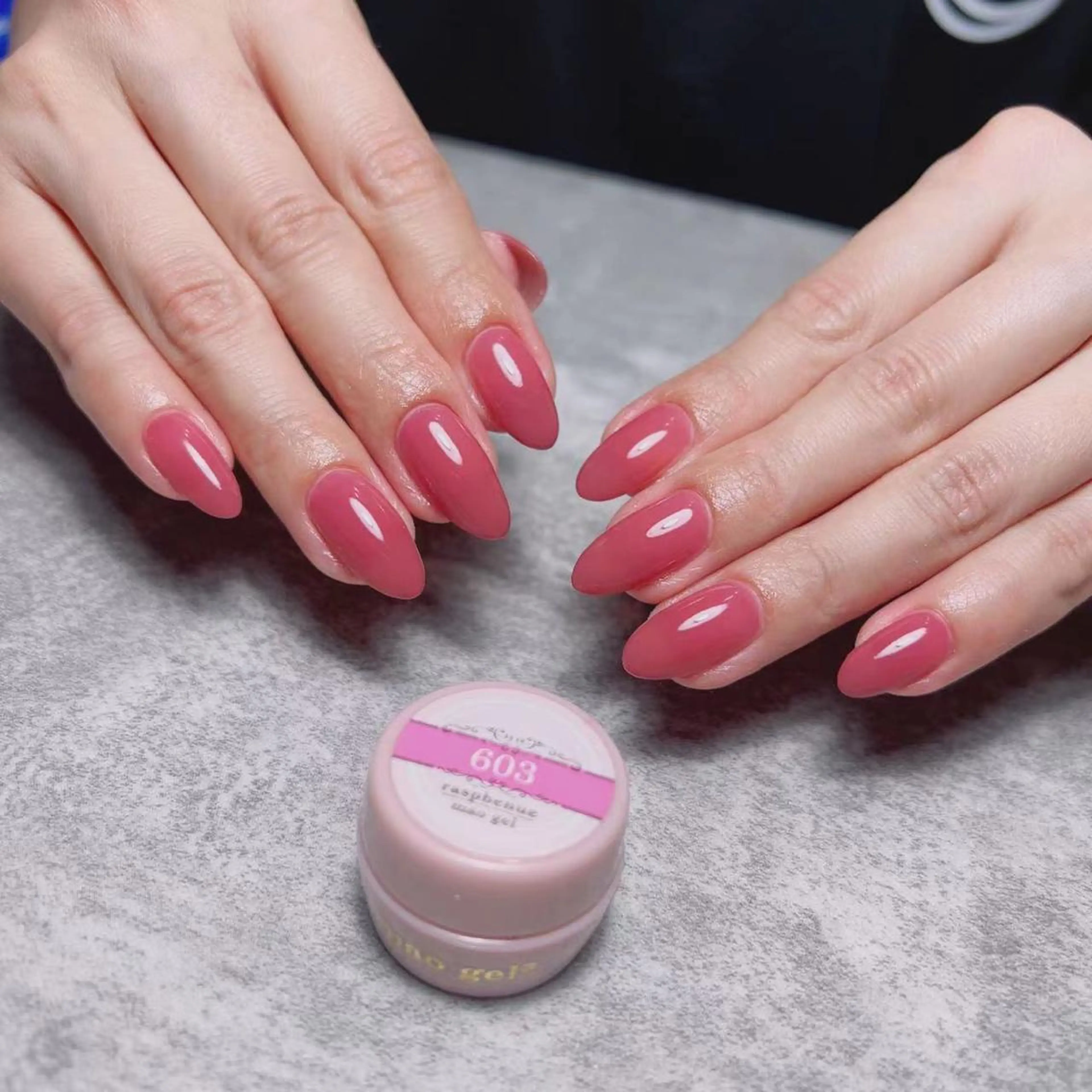 ミディアム ハンドネイル めぐみのネイルサロン スタッフ練習のネイルデザイン