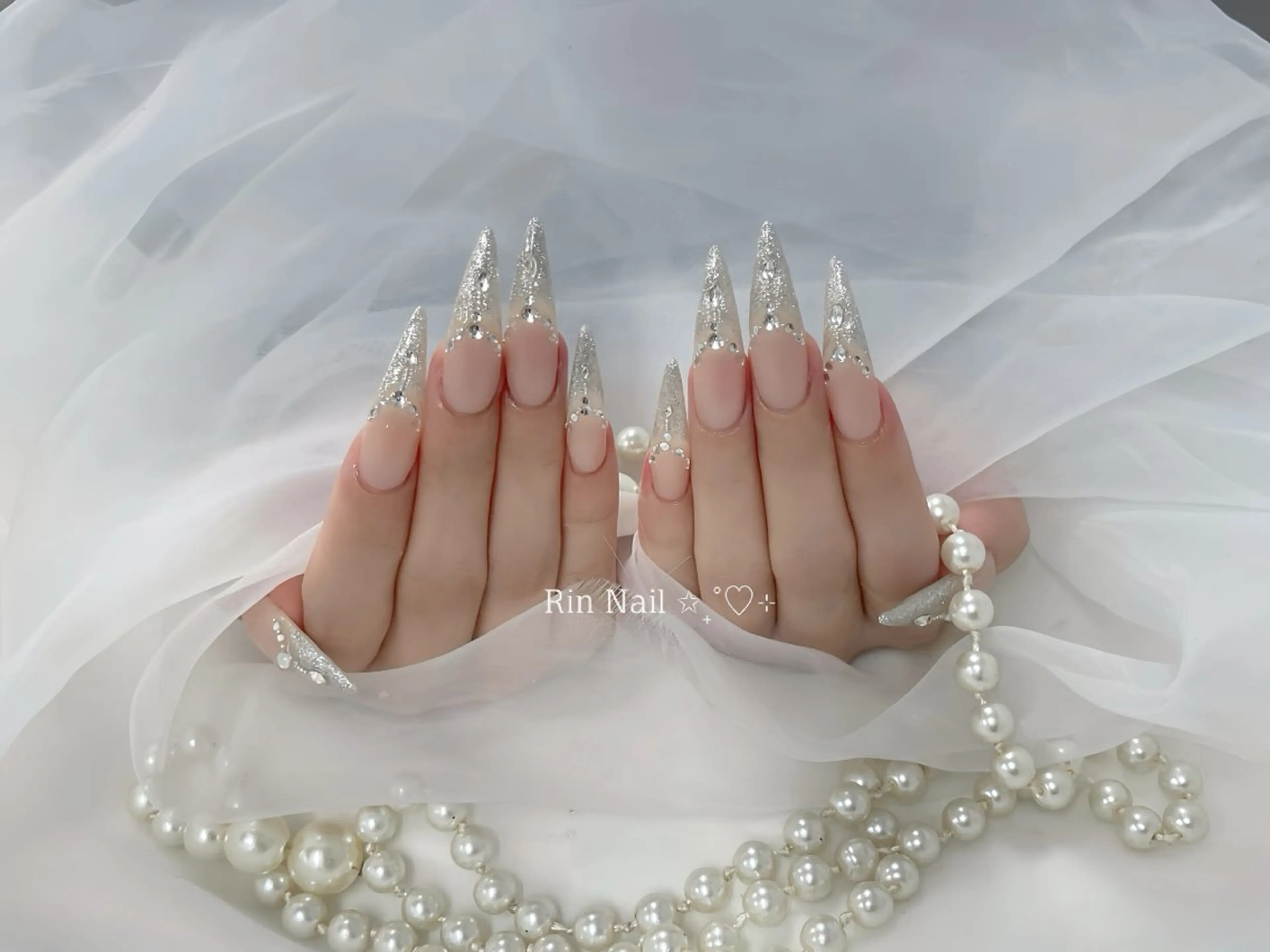 ネイル アートネイル チークネイル ジェルネイル ロングネイル マグネットネイル ハンドネイル Rin Nail 新大久保店のネイルデザイン