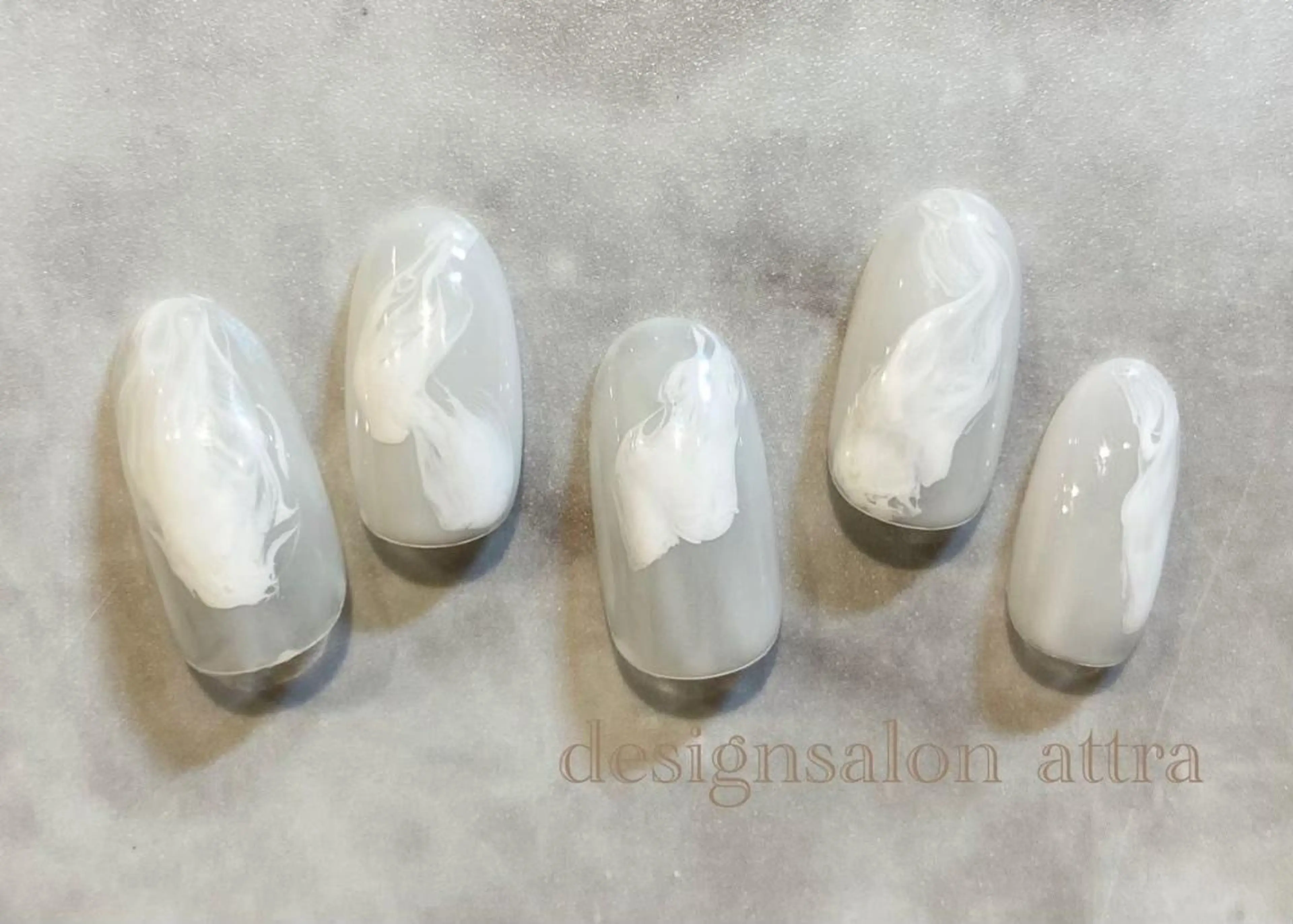 ネイル 根津 綾子のネイルデザイン