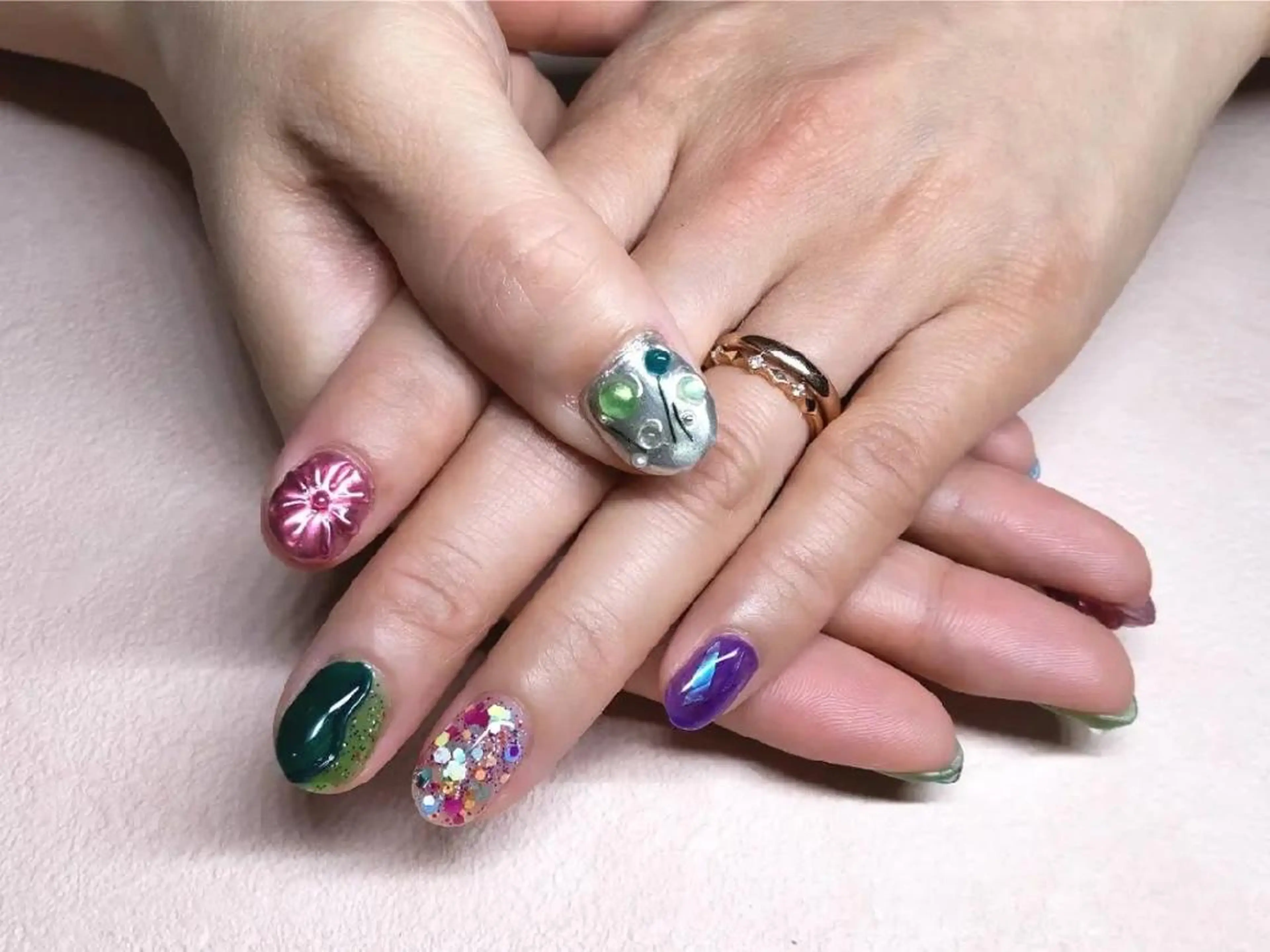 ショート ネイル フラワーネイル ジェルネイル キラキラネイル ニュアンスネイル スカルプネイル ハンドネイル T&A nailのネイルデザイン