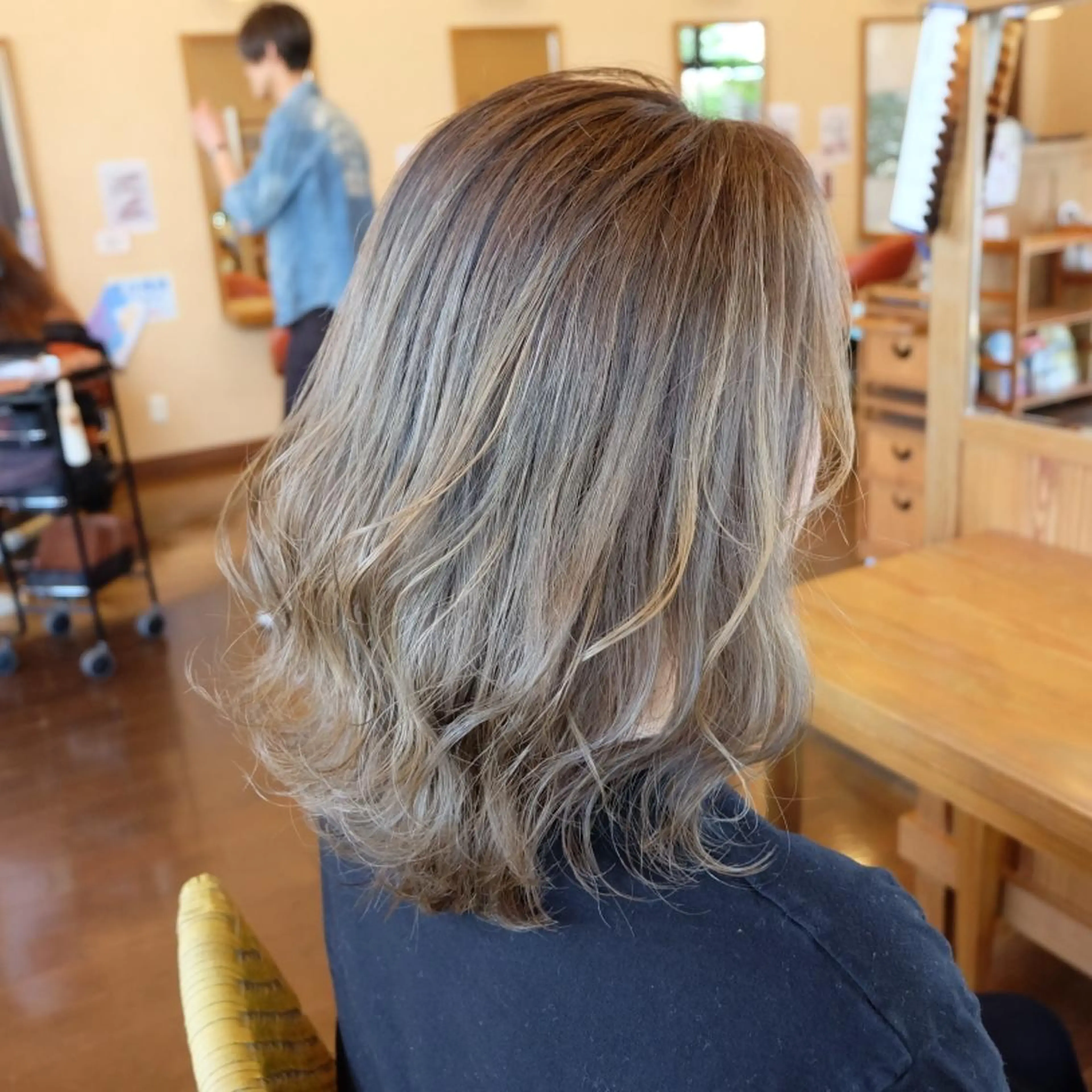 ミディアム カラー ベージュカラー 外国人風カラー ara (荒武梨香)  のその他イメージ