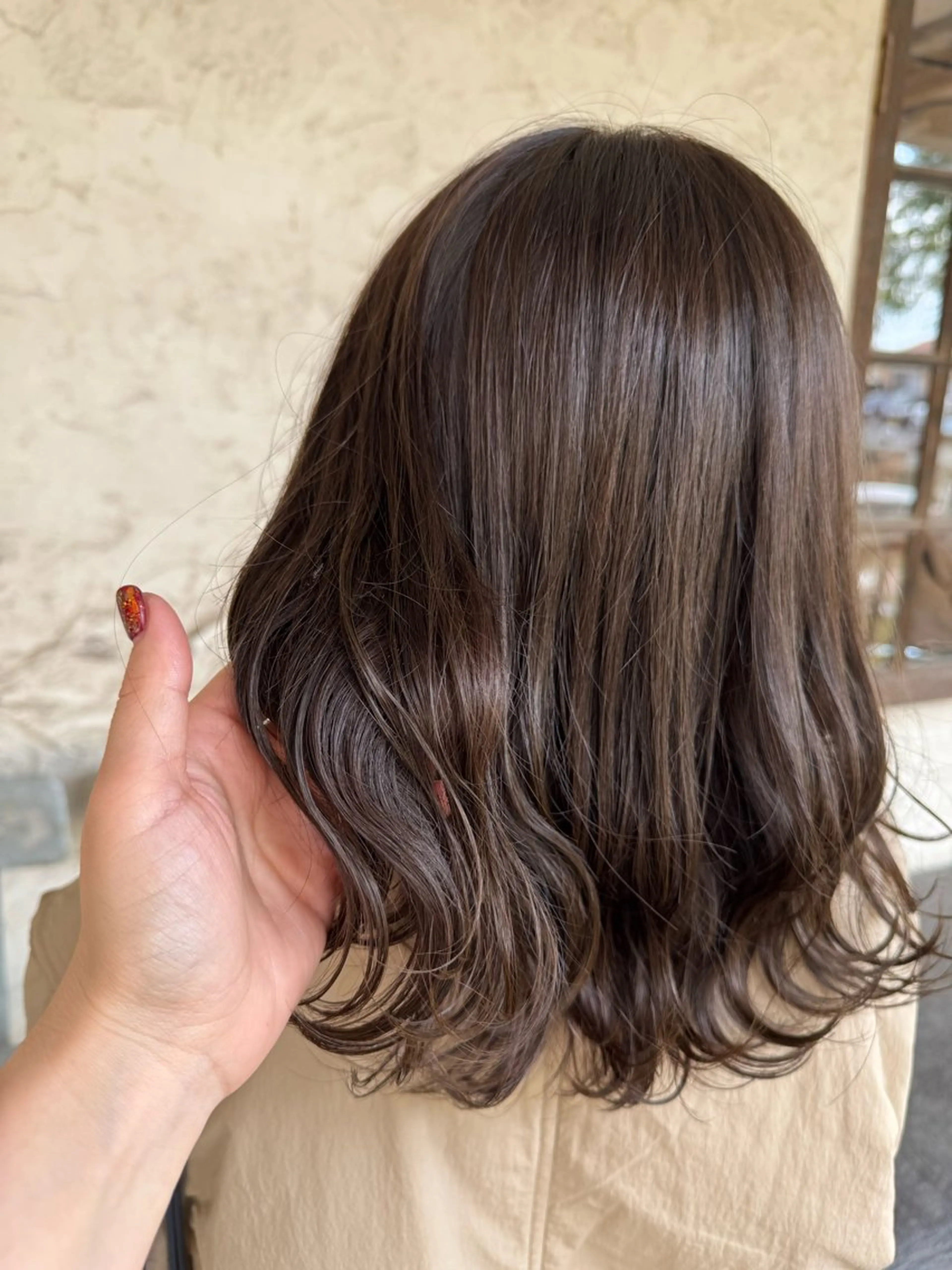 ミディアム 大橋 彩芽のヘアスタイル