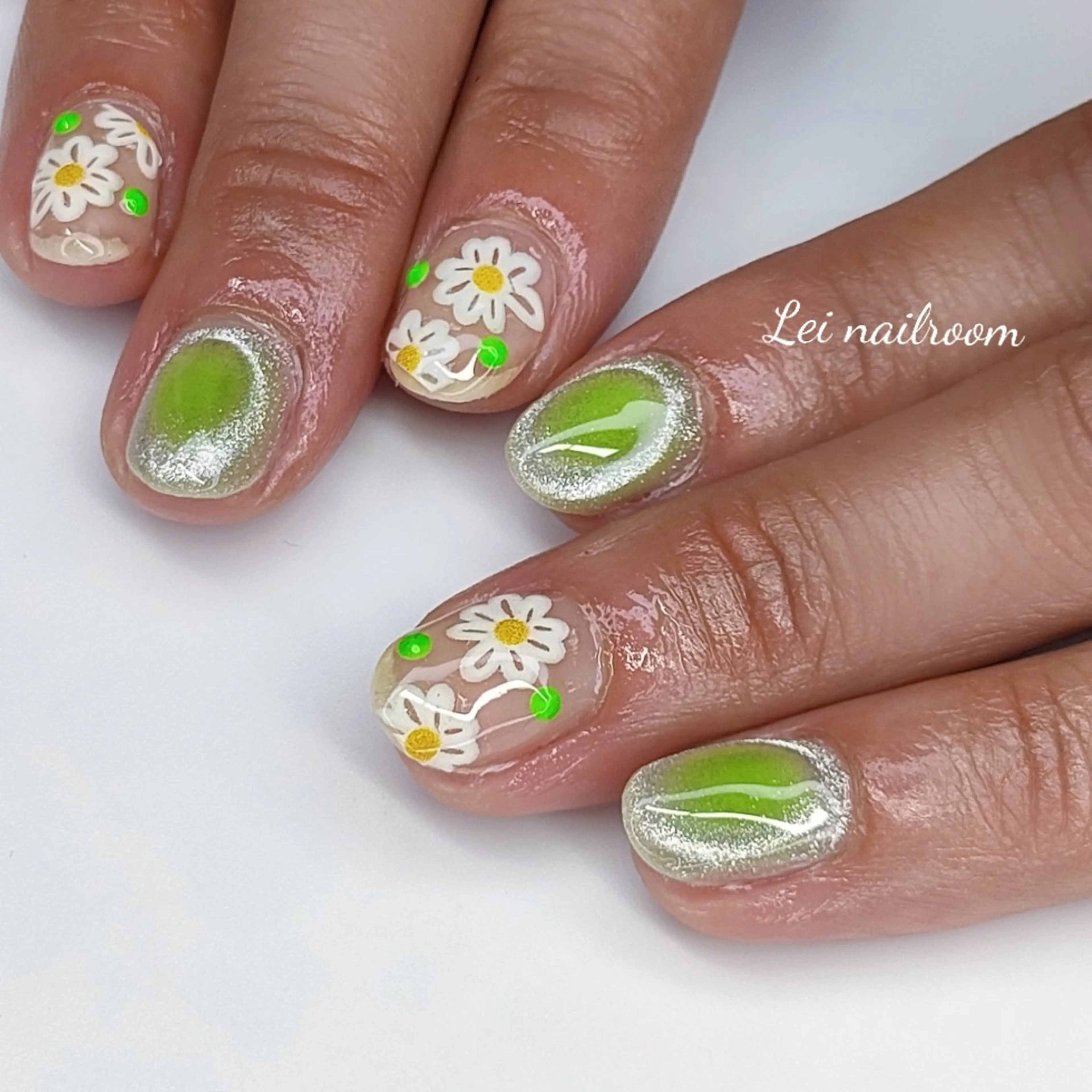 ネイル アートネイル マグネットネイル lei🌼 nailroomのネイルデザイン