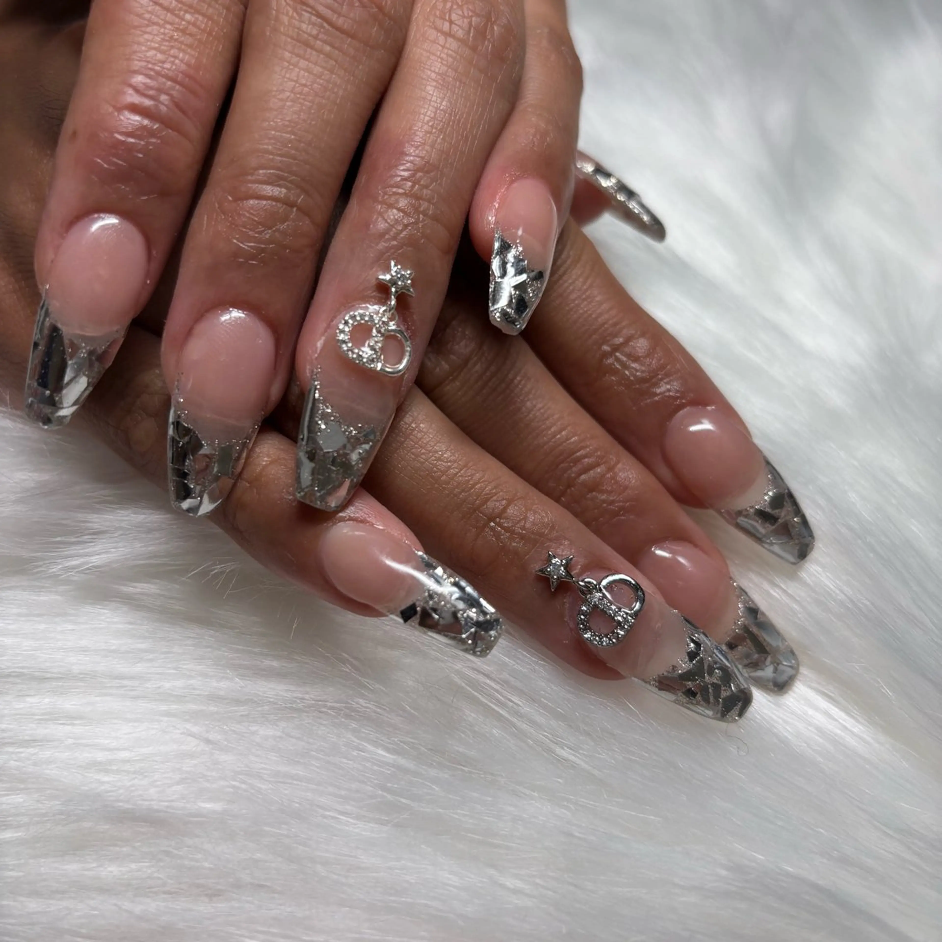 ネイル フレンチネイル ガラスフレンチ ハンドネイル ANELA ANNAのネイルデザイン