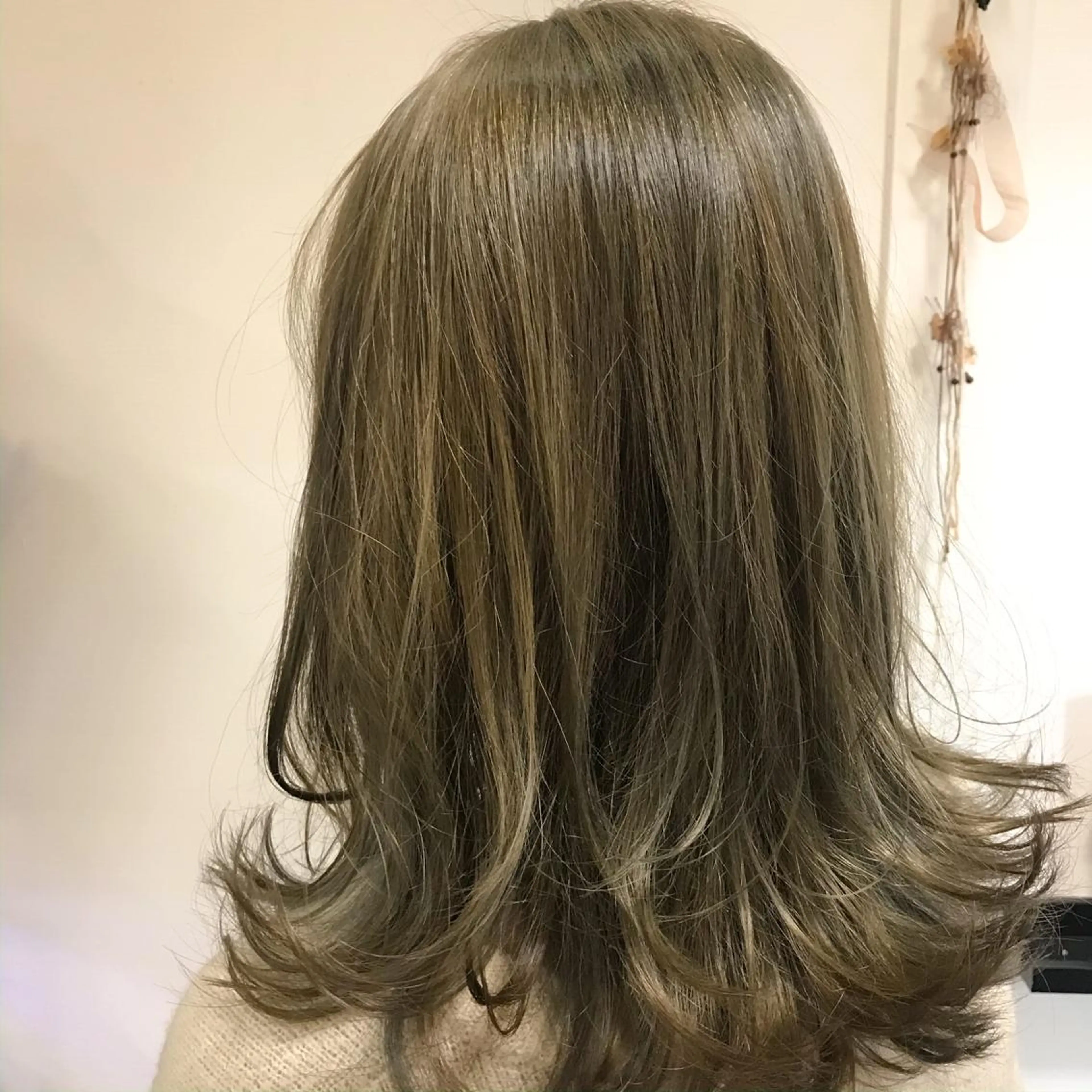 ショート カラー アッシュ ブリーチ 【似合わせカット】 松尾一気のヘアスタイル