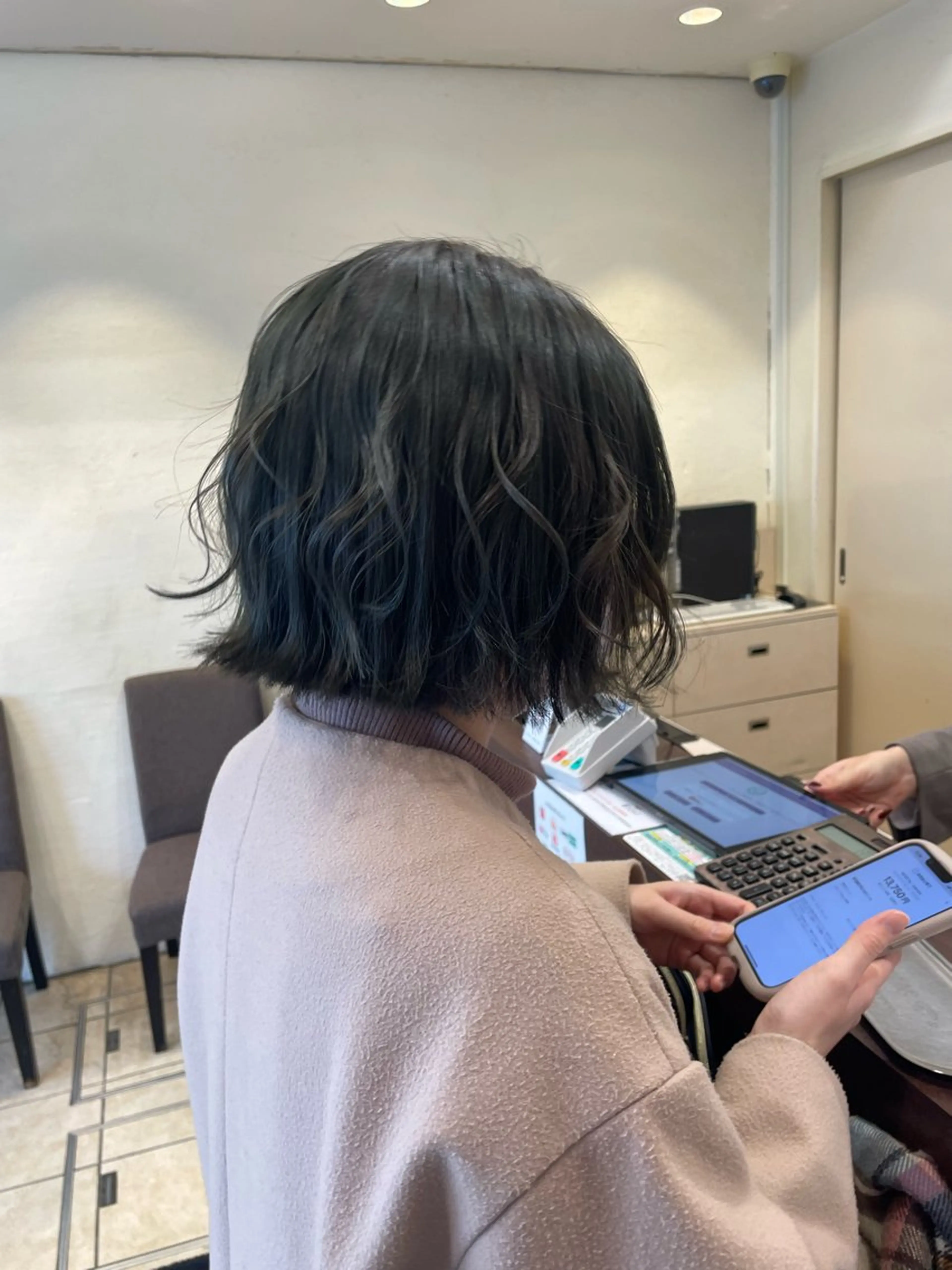 ショート カット ヘアカラー トリートメント 桑田 新菜のヘアスタイル