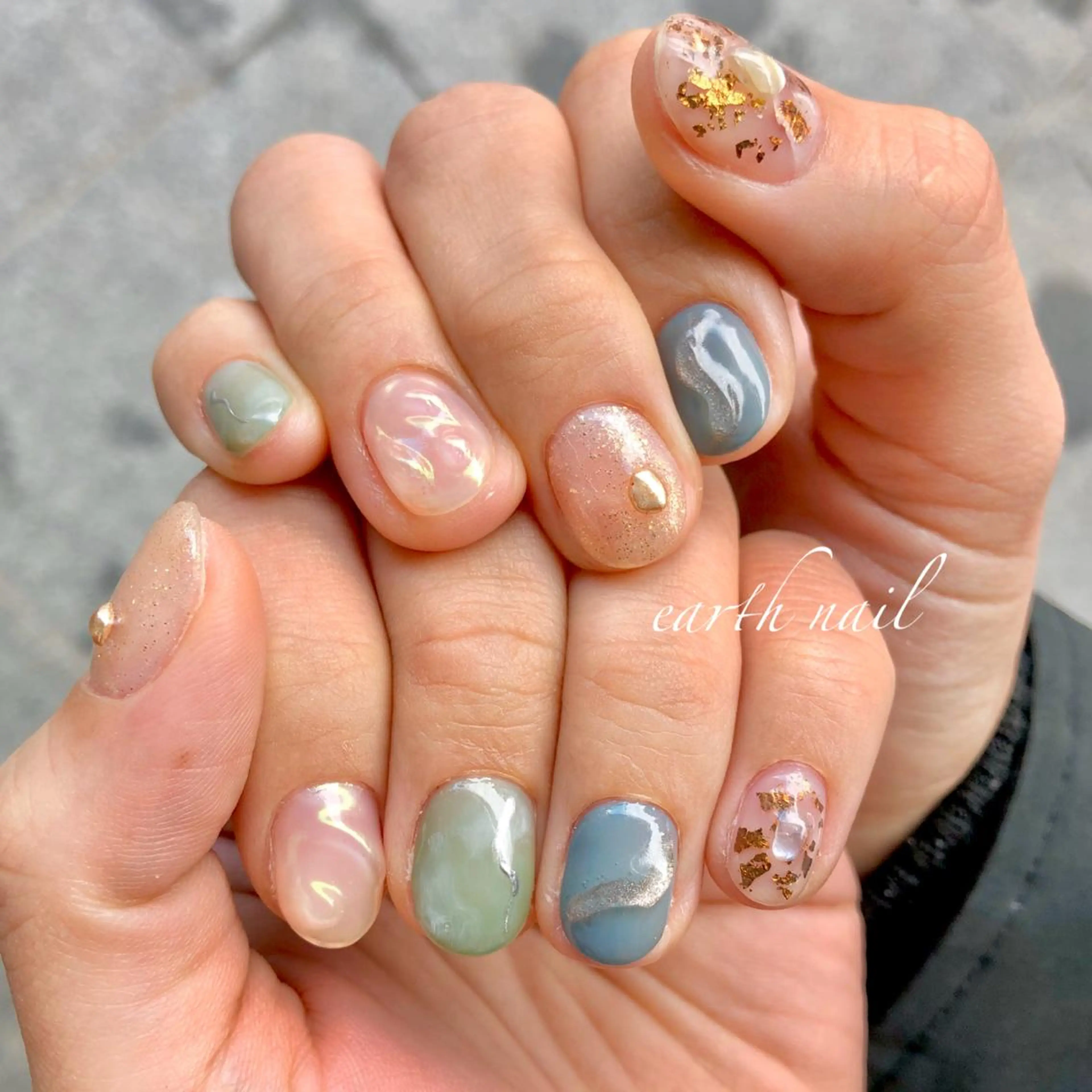 ネイル ブルー グリーン ハンドネイル 🧁🥕 asukaのネイルデザイン