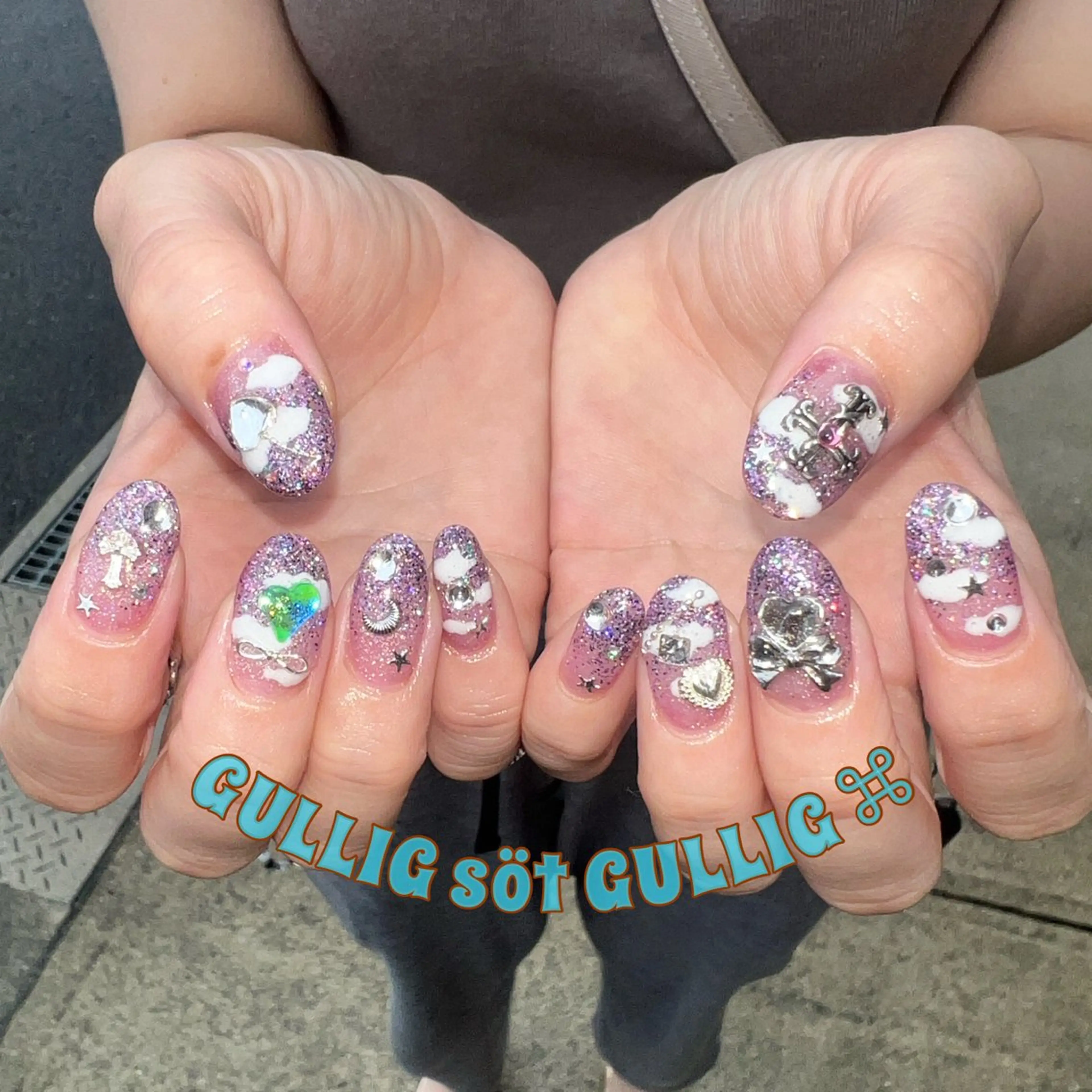 ネイル GULLIG söt GULLIGのネイルデザイン