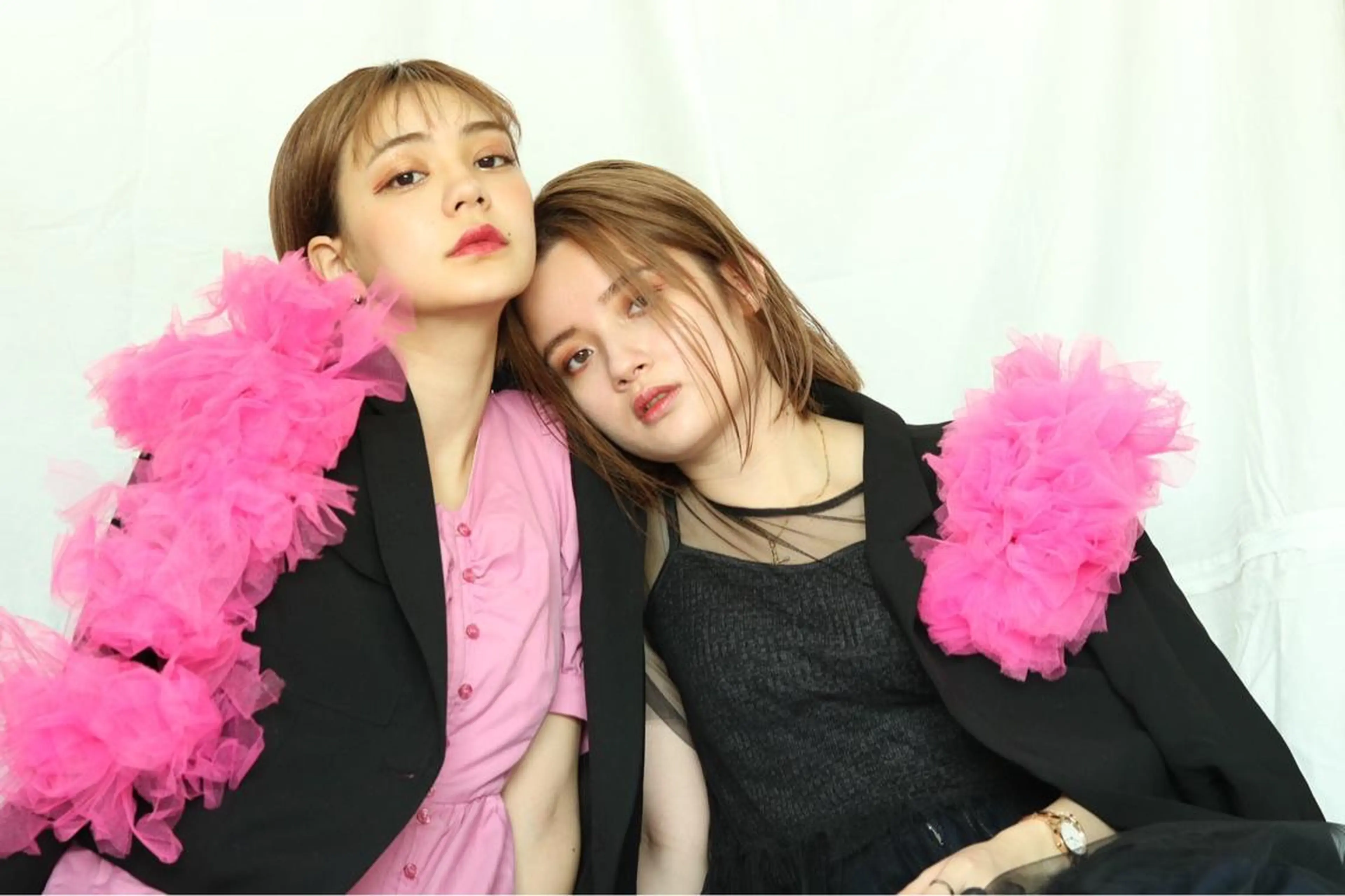 カット＋艶カラー＋巻き下ろしアレンジの写真