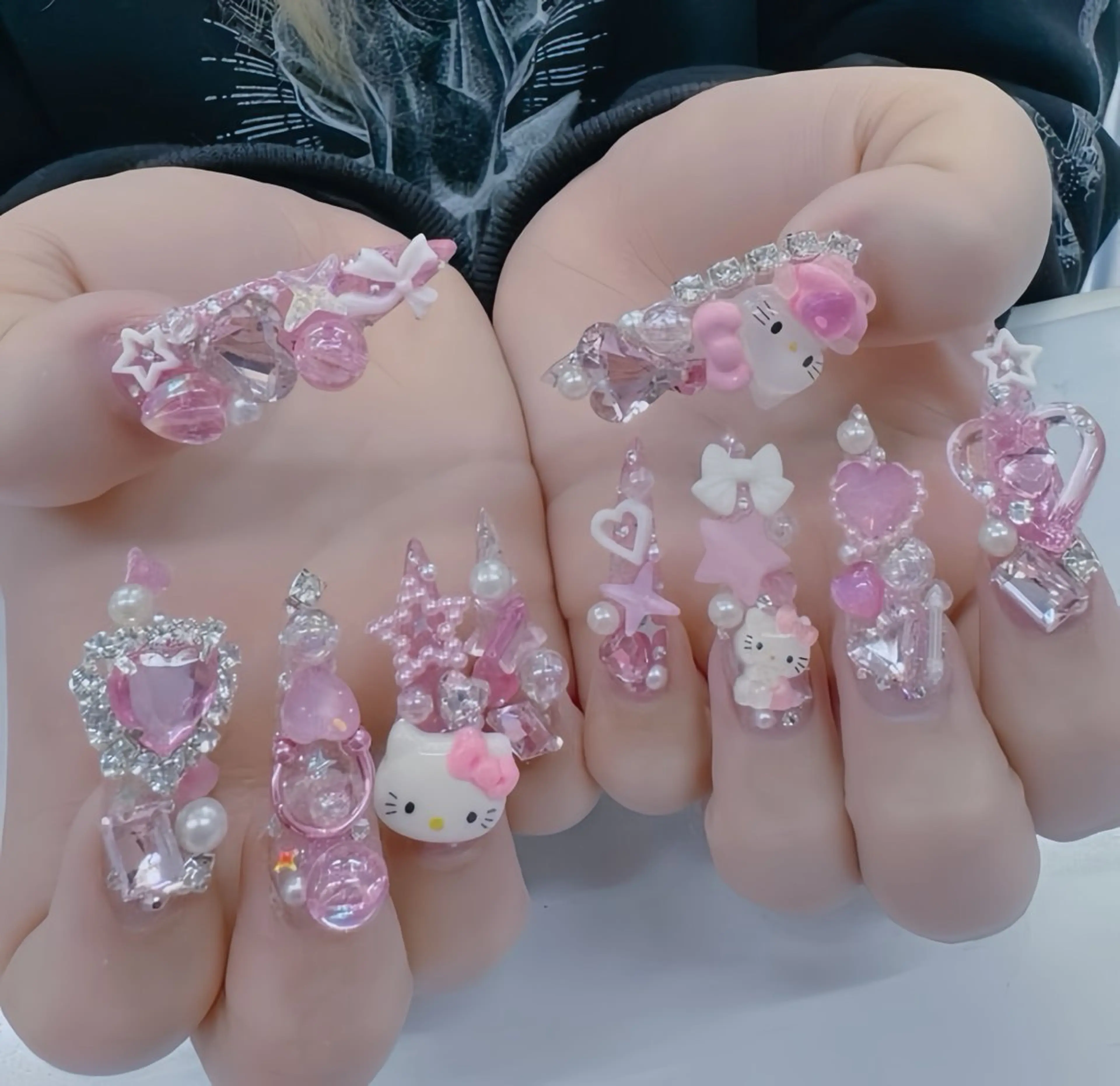 ネイル オーロラネイル チークネイル 桜ネイル クリアネイル ドット ハンドネイル Rin Nail 新大久保店のネイルデザイン