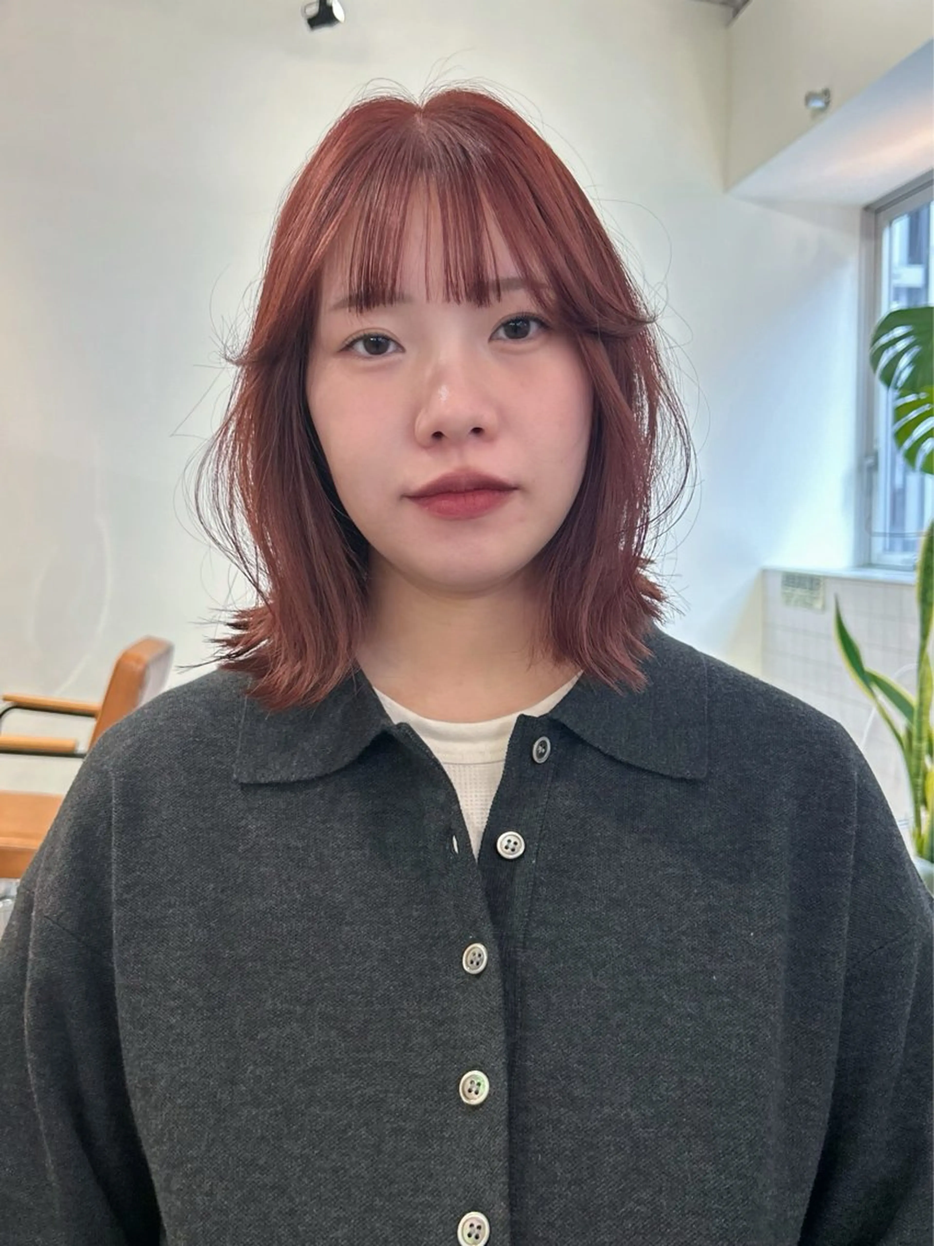 ミディアム カラー ブリーチ ダブルカラー ブリーチなしカラー レッドカラー サイドバング カット ヘアカラー トリートメント ボブ/レイヤー 大阪梅田/きょうかのヘアスタイル