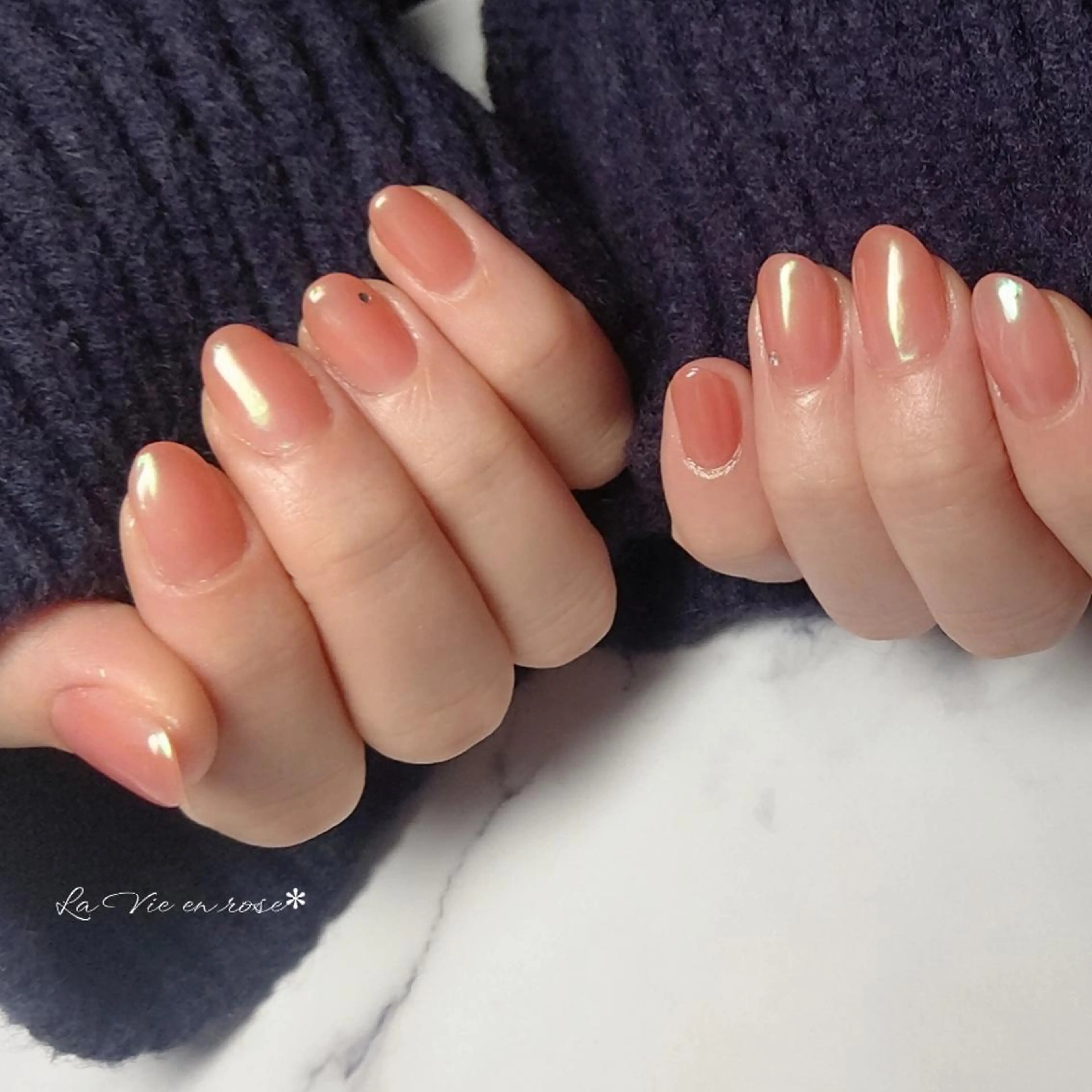 ネイル オーロラネイル ミラーネイル ラヴィアン ローズのネイルデザイン