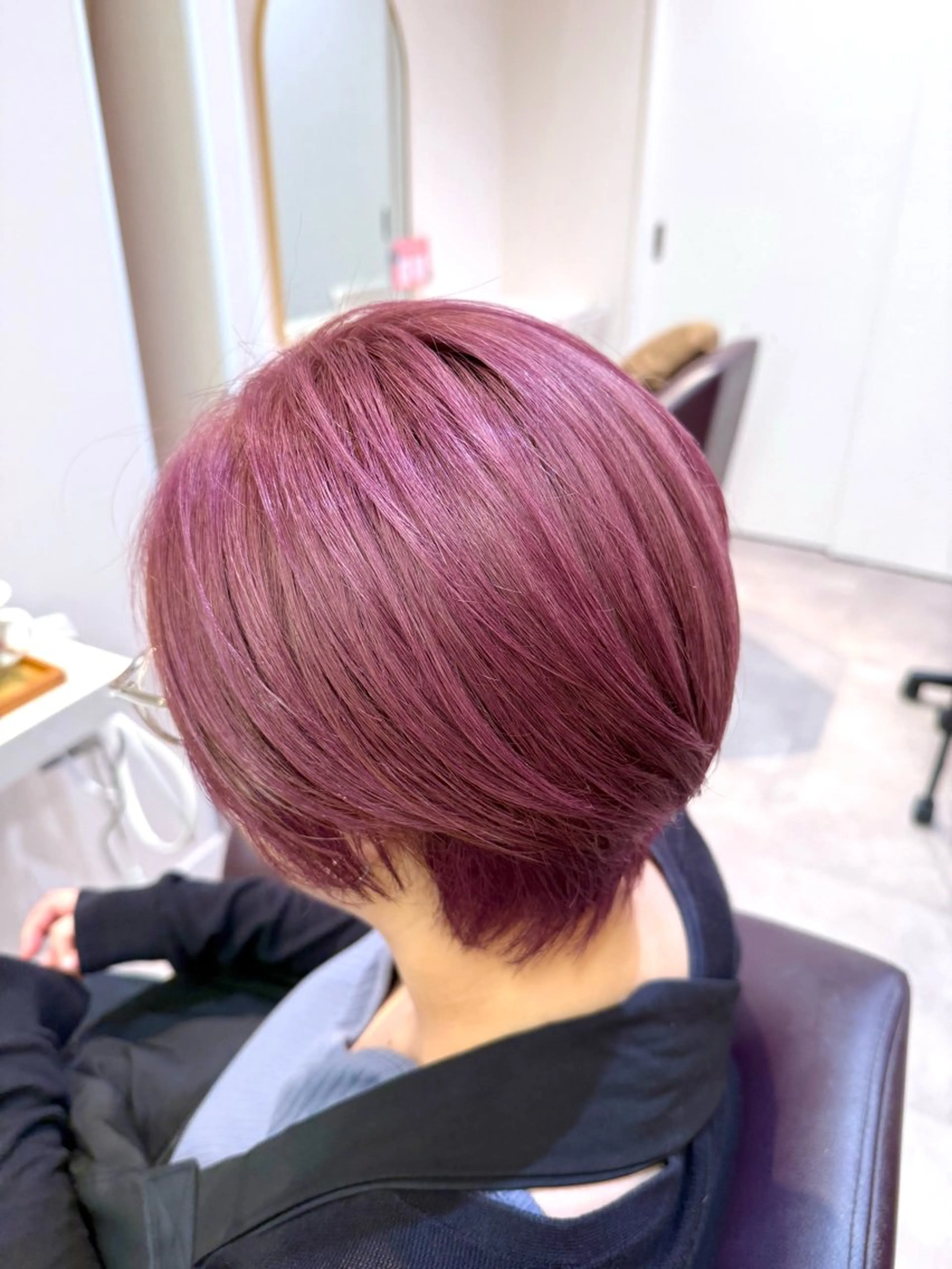 ショート ヘアカラー ハッシュカット🎀 レイヤーダブルカラーのヘアスタイル