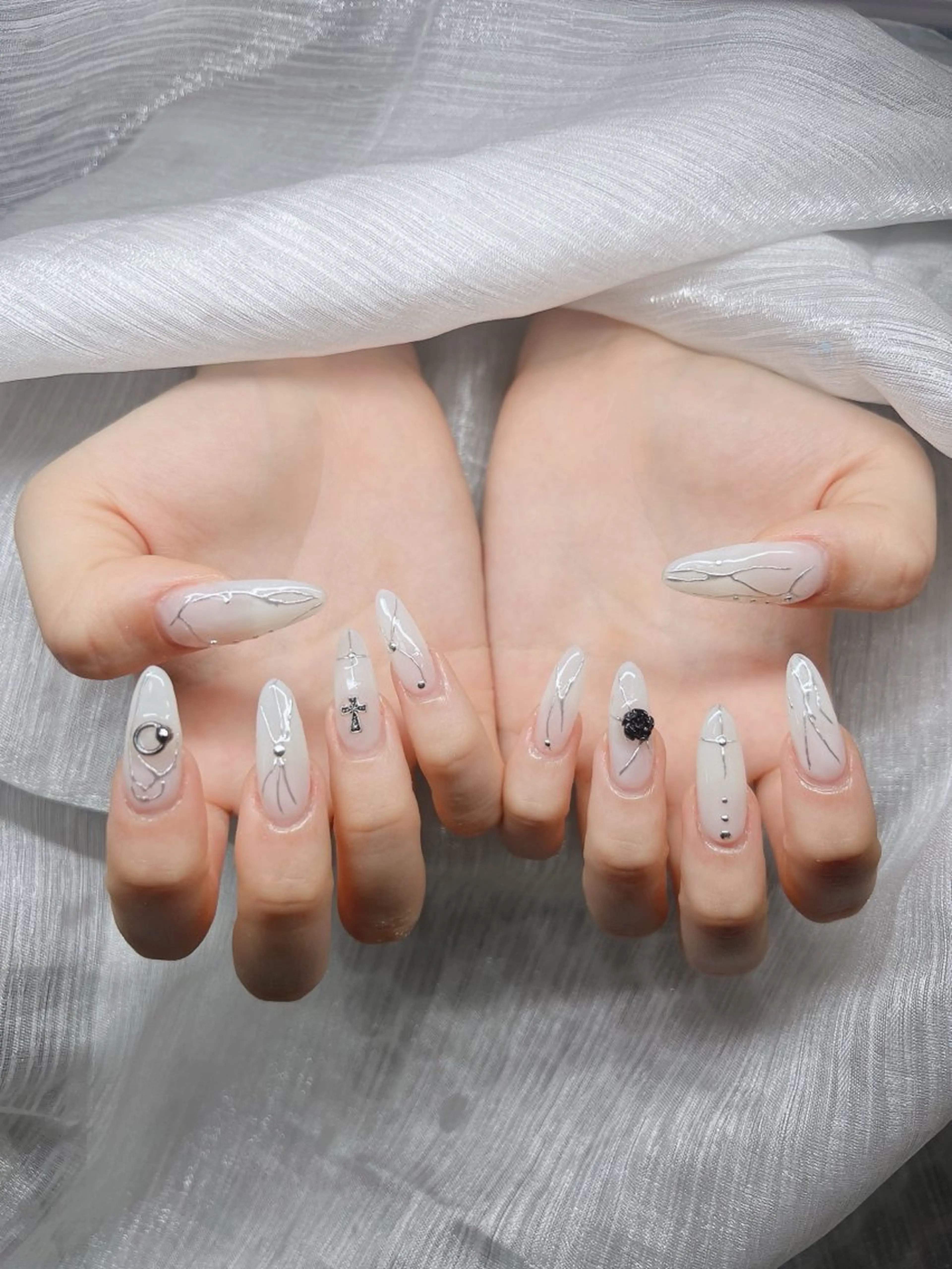 ネイル 長さ出し グラデーション キラキラネイル マグネットネイル ニュアンスネイル Lee Nails チップ長さだし専門店のネイルデザイン