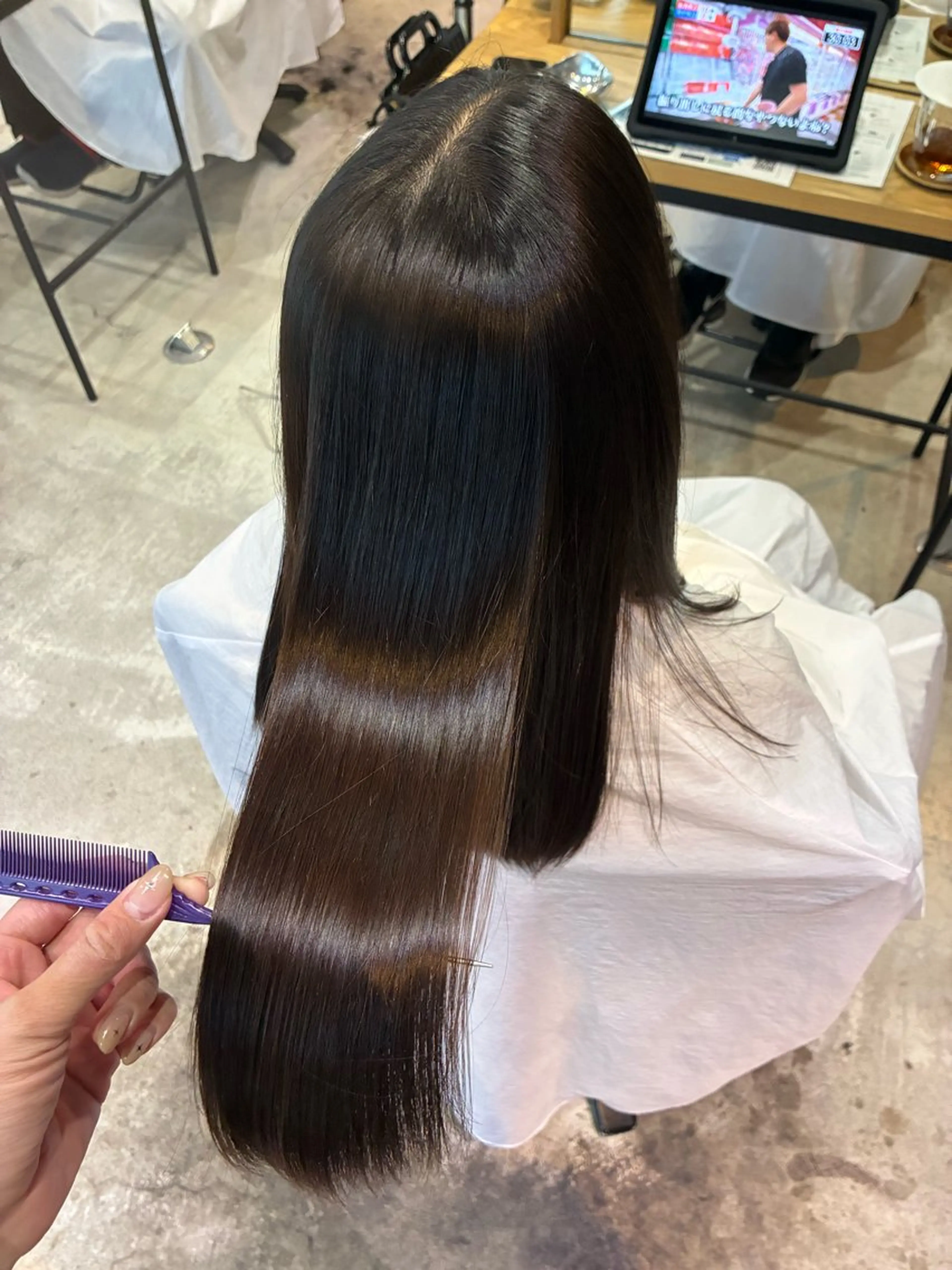 ミディアム 縮毛矯正 ✨ハイトーン/暗髪/ ハイライト/松岡✨のヘアスタイル