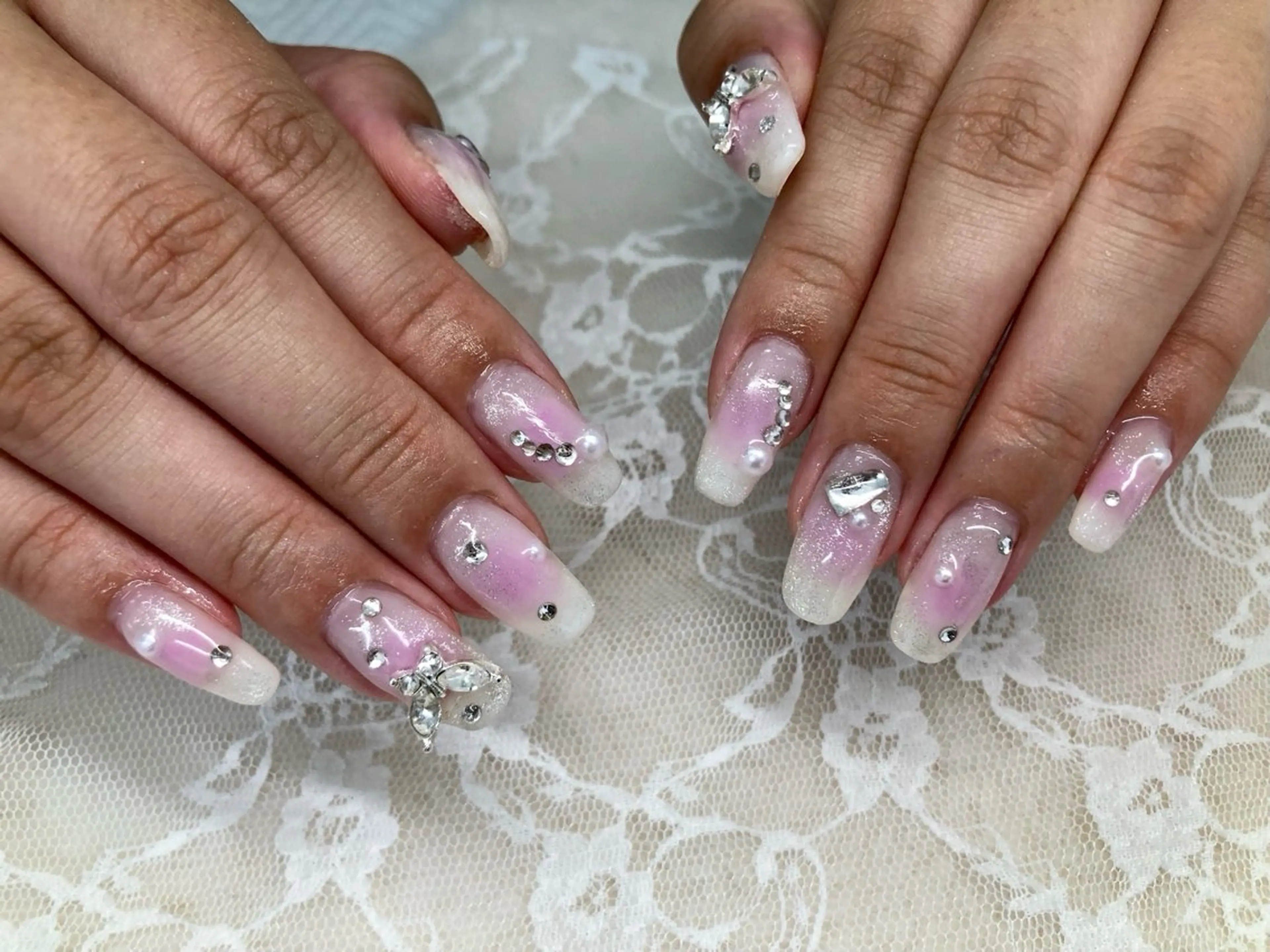 ネイル チークネイル ストーンネイル ワンホンネイル ハンドネイル ハンドケア 心斎橋Salon Epokkuのネイルデザイン