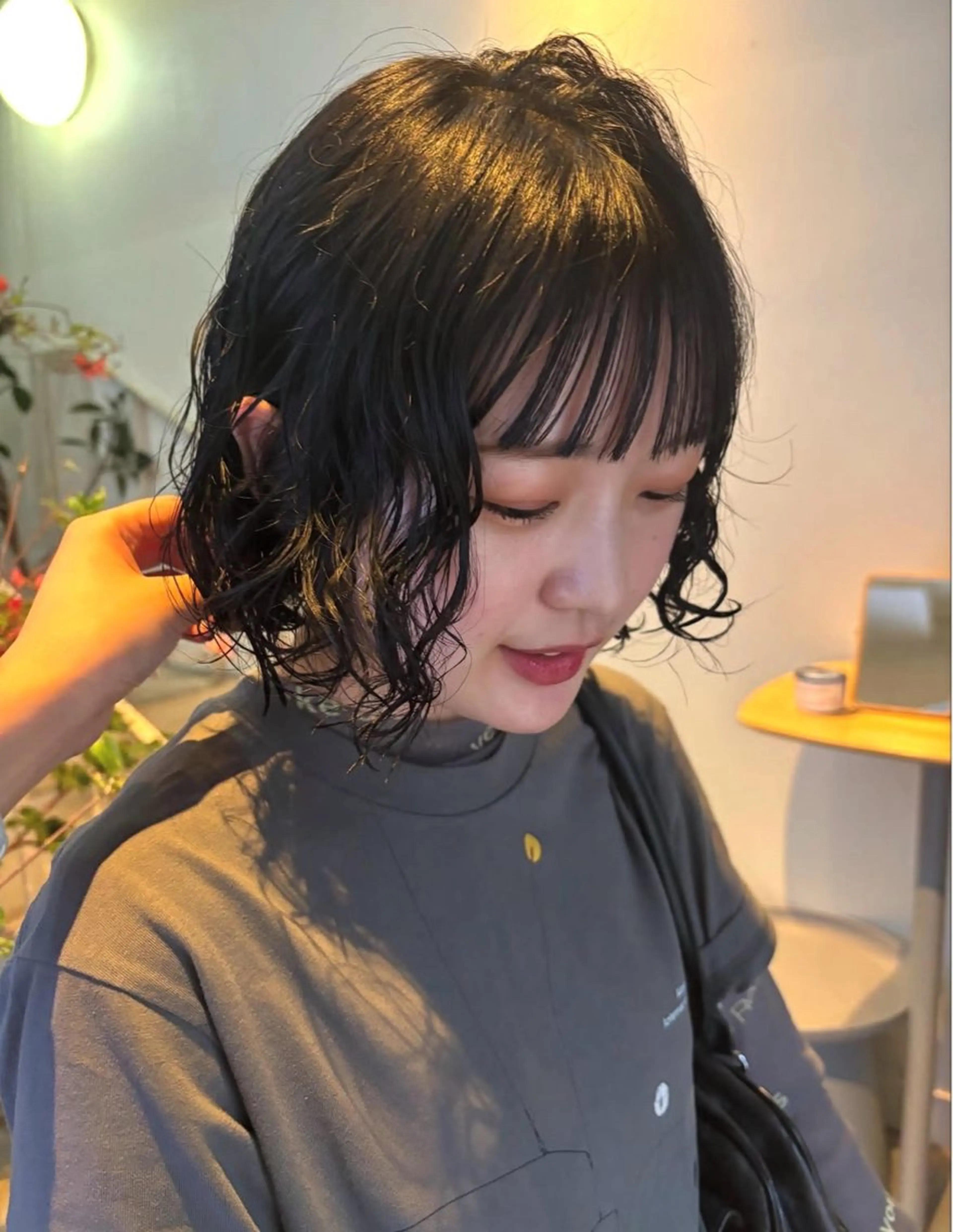 ミディアム パーマ ミディアムパーマ ボブ 関 柚花子のヘアスタイル