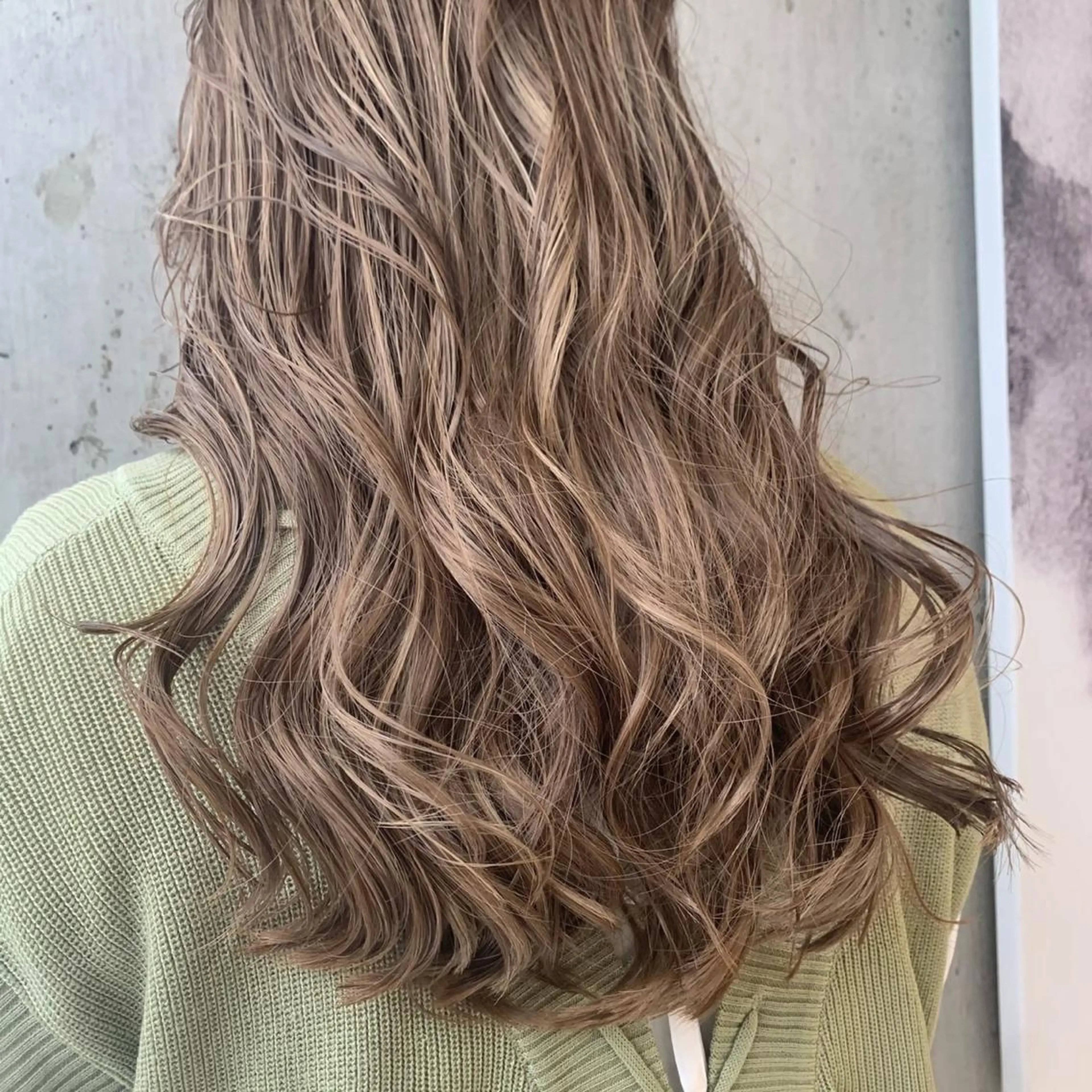 ロング カラー ショートボブ アッシュ ベージュカラー ブリーチ ケアブリーチ コバヤシ リョウのヘアスタイル