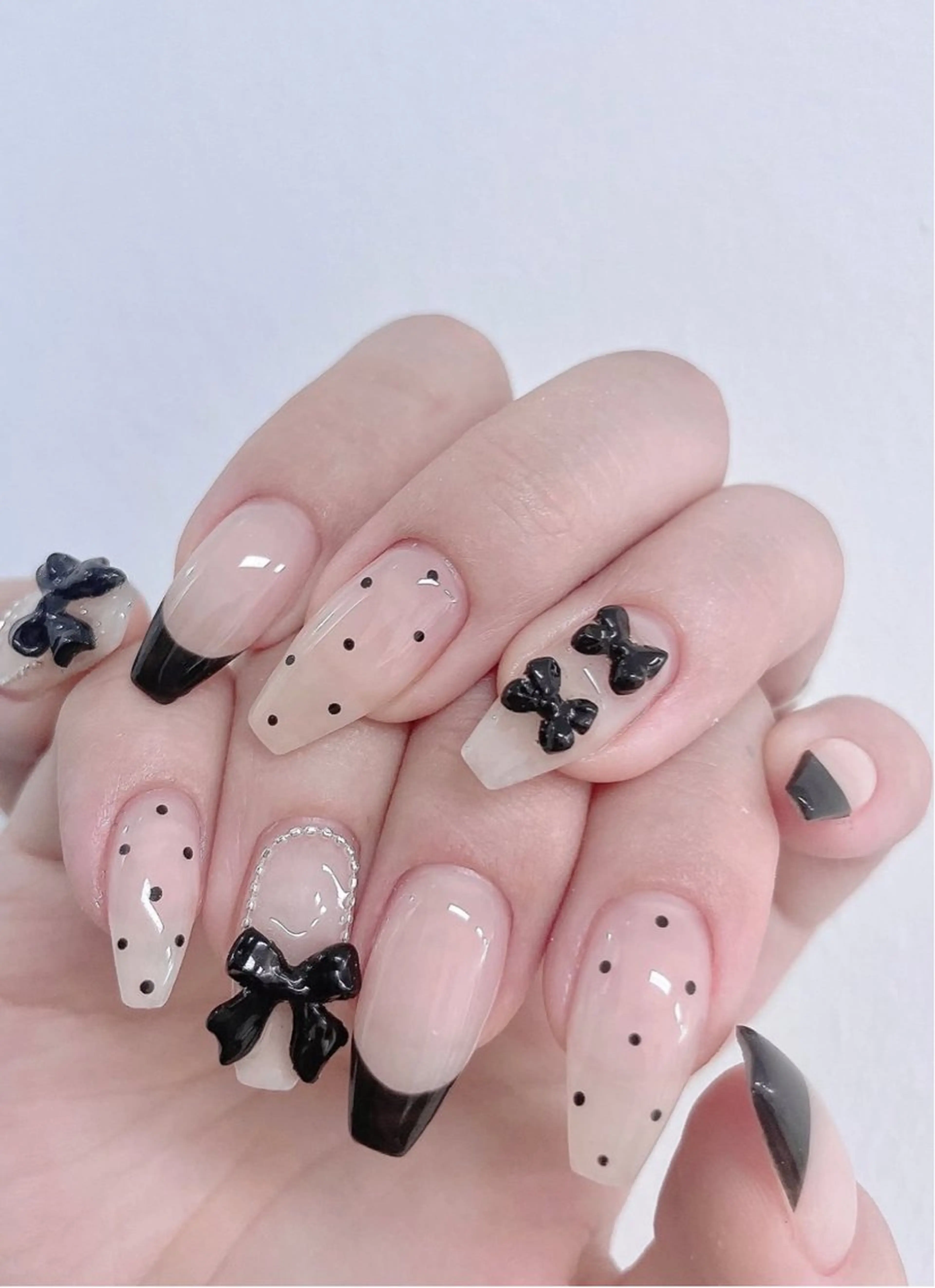 ネイル フラッシュネイル フレンチネイル グラデーション キラキラネイル 韓国ネイル ハンドネイル rina nailのネイルデザイン