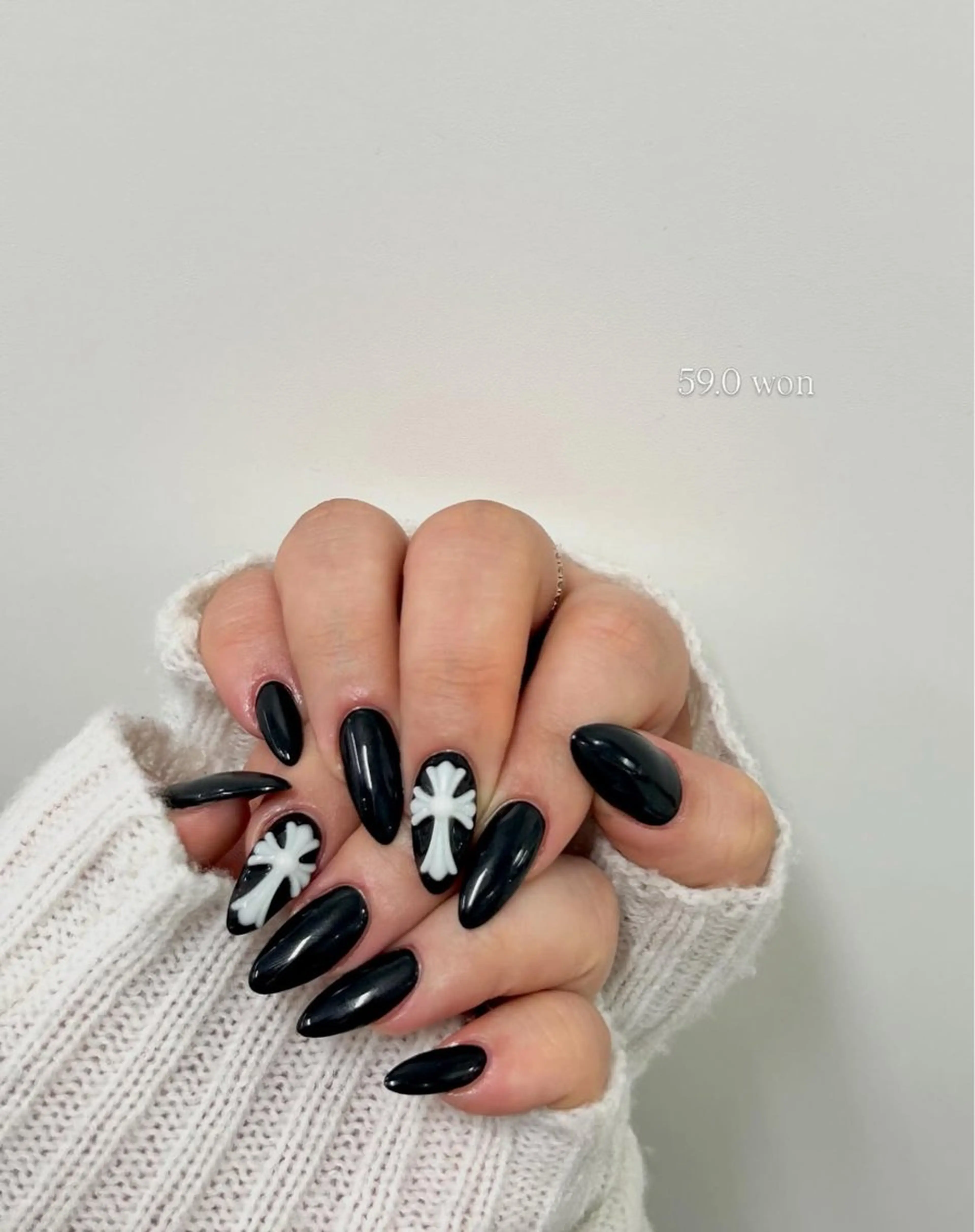 ネイル キラキラネイル マグネットネイル ぷっくりネイル 春ネイル ワンホンネイル ハンドネイル Lyna 池袋のネイルデザイン